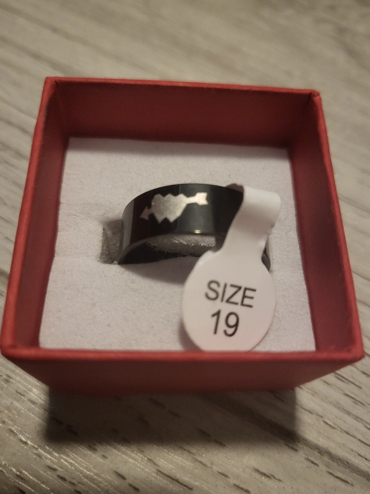 Nieuwe zwarte ring met kerstboom, maat 19, Sieraden, Tassen en Uiterlijk, Ringen, IJzer of Staal, 19 tot 20, Zwart, Nieuw