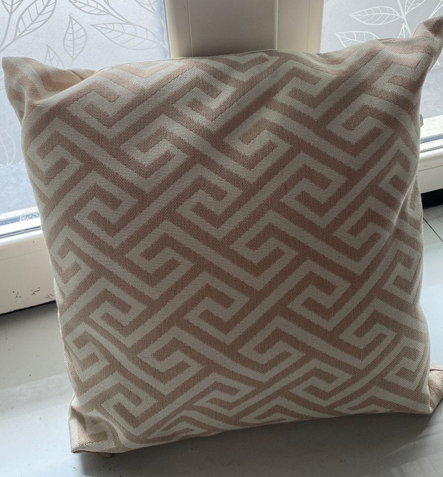 3 Nieuwe Sier kussen design vorm modern roze creme beige, Huis en Inrichting, Ophalen of Verzenden, Nieuw, Vierkant