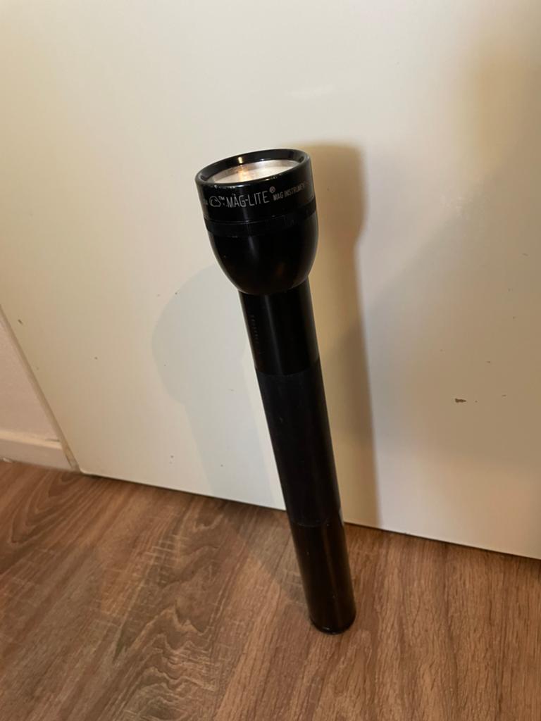 Mag-Lite zaklamp, zwart, robuust en betrouwbaar, Ophalen of Verzenden, Gebruikt, Batterij