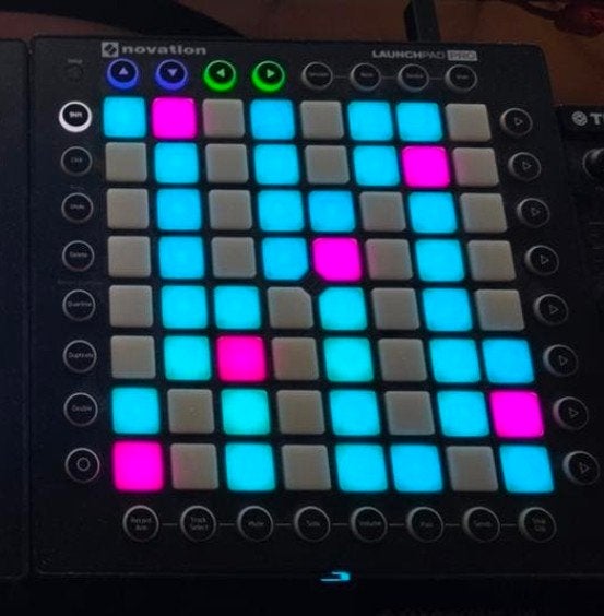 Novation Launchpad Pro Mk2, Muziek en Instrumenten, Midi-apparatuur, Ophalen of Verzenden, Zo goed als nieuw