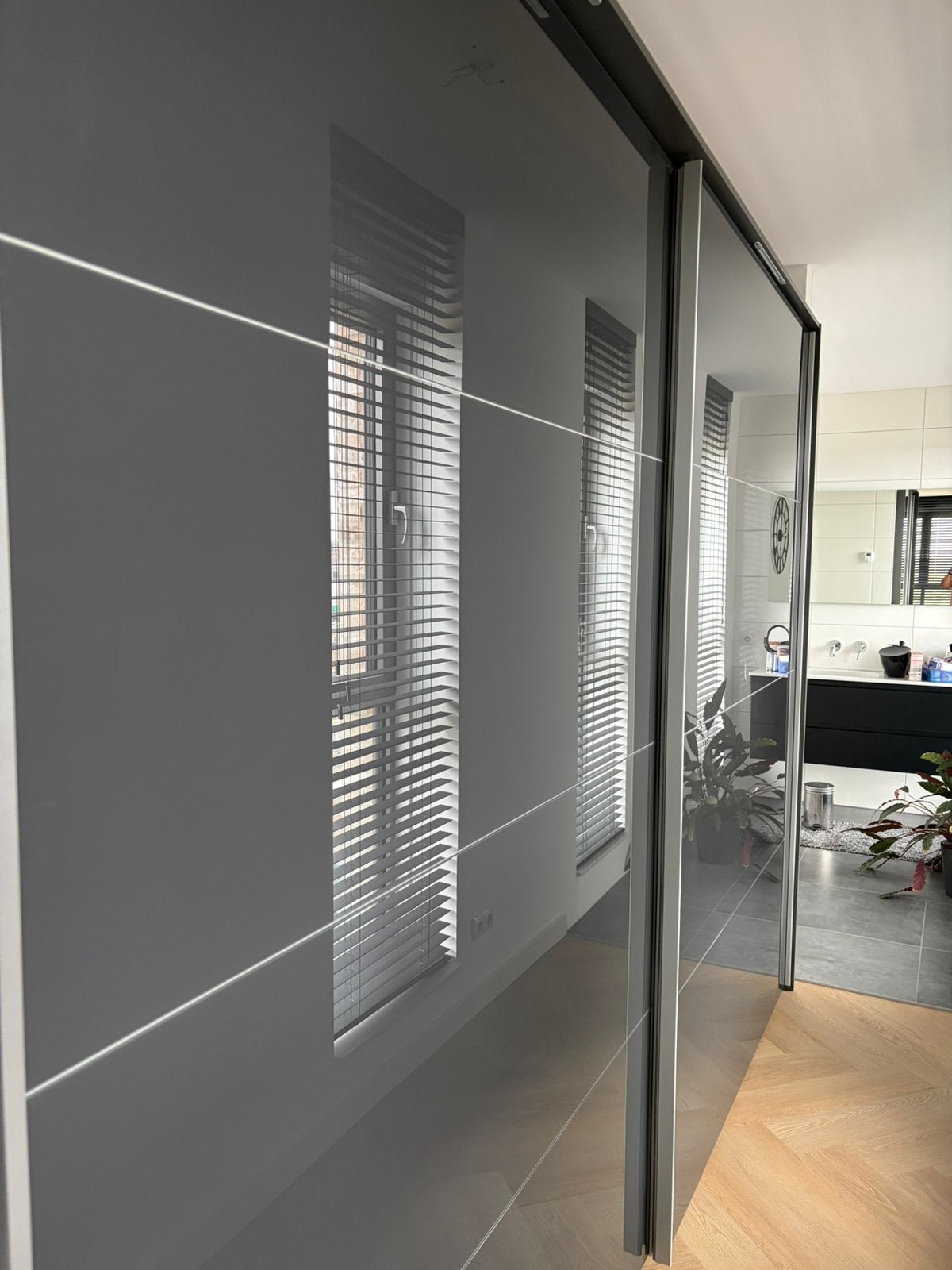 Kledingkast met schuifdeuren, Huis en Inrichting, Kasten | Kledingkasten, In elk interieur passend., 200 cm of meer, Zo goed als nieuw
