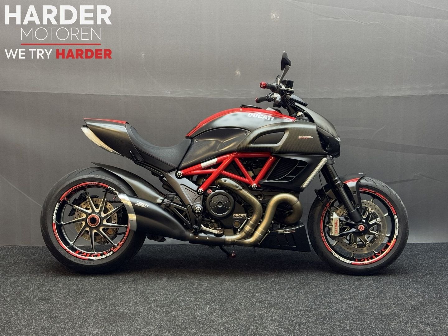 *VERKOCHT* DUCATI DIAVEL CARBON (bj 2012), DUCATI, 2 cilinders, 1198 cc, Motorrijbewijs A