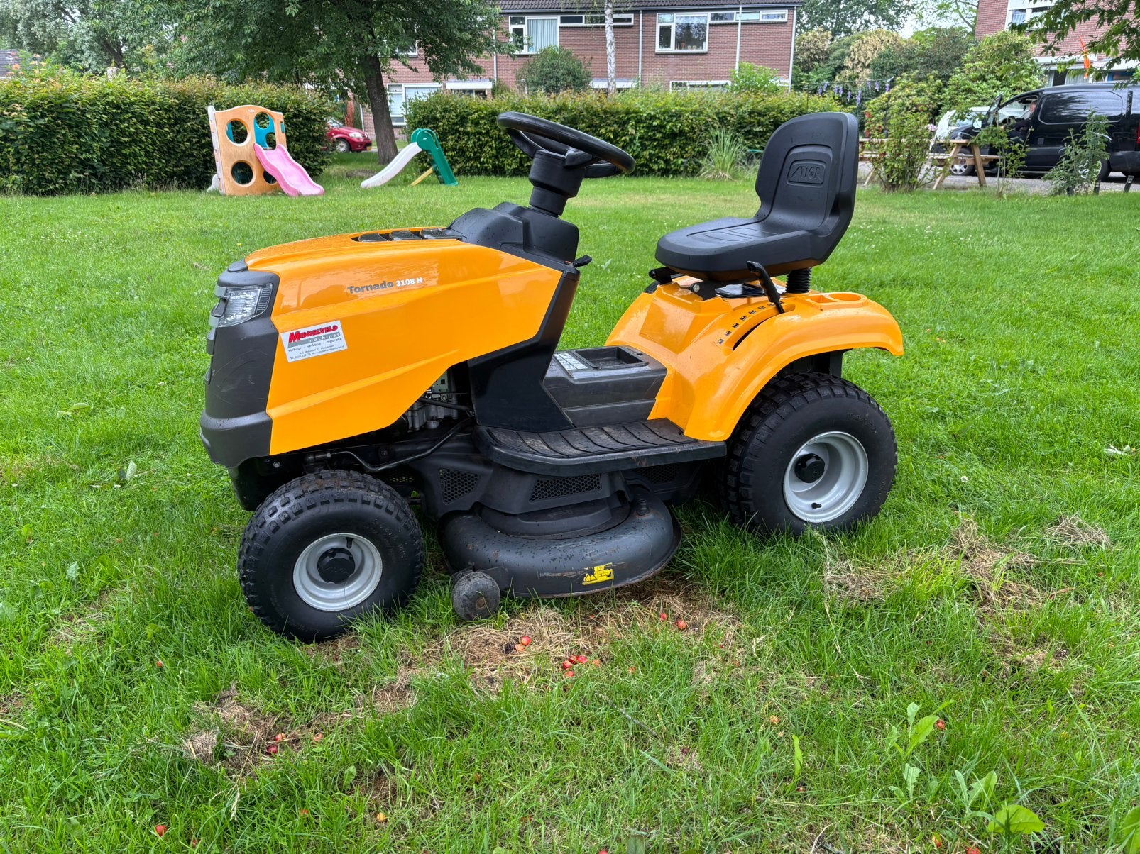 Stiga tornado 3108H Hydrostaat zitmaaier, Tuin en Terras, Zitmaaiers, Ophalen, Zo goed als nieuw, Mulchfunctie, 90 tot 120 cm