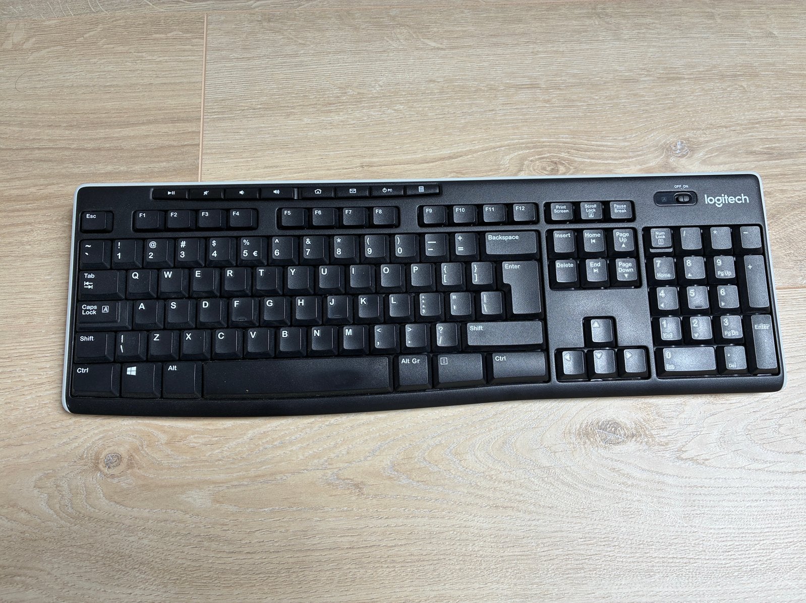 Logitech K270 Draadloos Toetsenbord QWERTY, Computers en Software, Toetsenborden, Gebruikt, Multimediatoetsen, Logitech, Ophalen of Verzenden