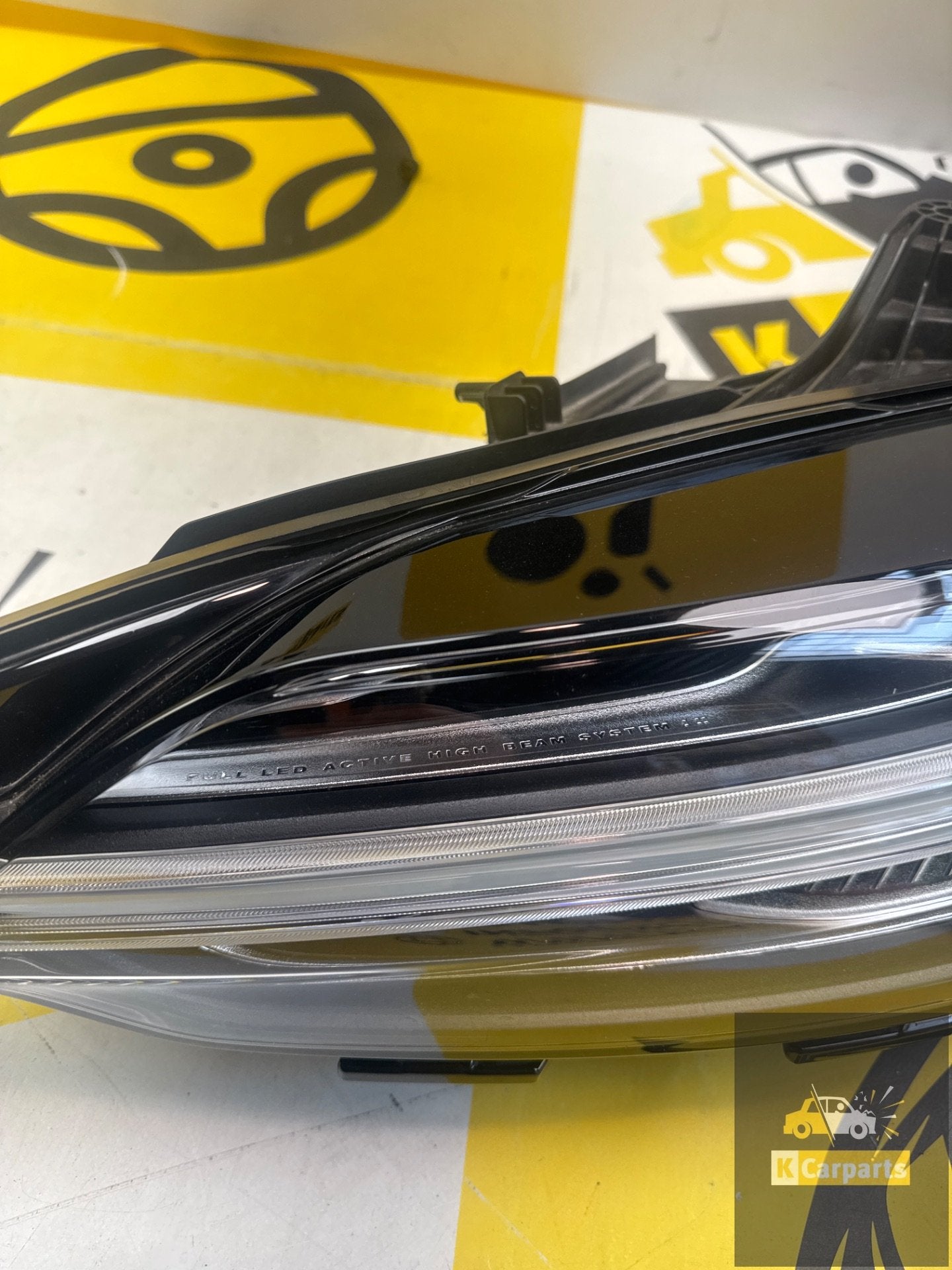 VOLVO V60 II S60 III Koplamp Links FULL LED ACTIVE 22025905, Gebruikt, Gunnar Engellaus vag 8
405 31  Gothenburg, SE, Info@volvocars.com