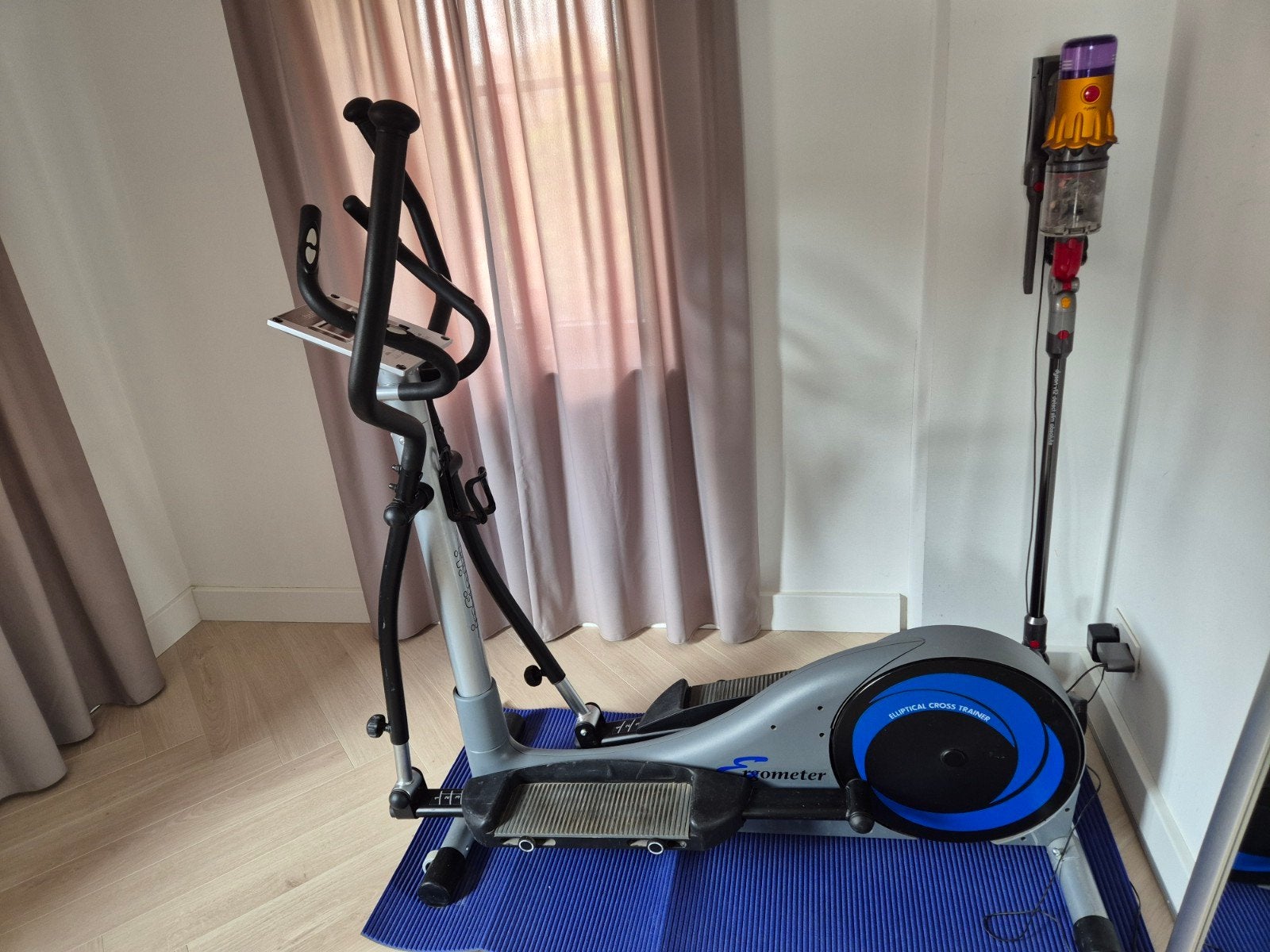 Infiniti Ergometer Elliptical Crosstrainer