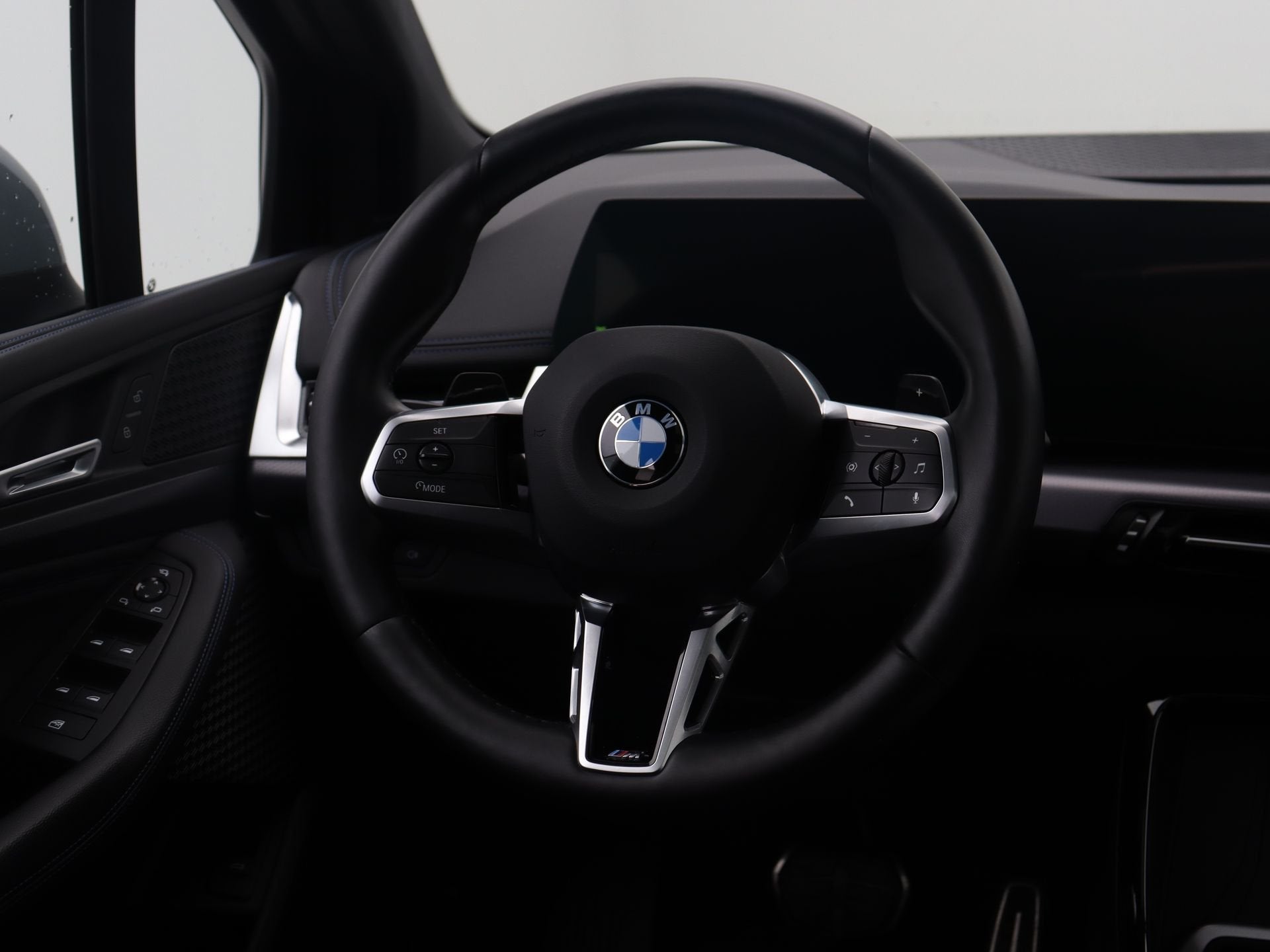 BMW 2 Serie 220i Active Tourer M Sport (bj 2023, automaat), Auto's, Dealer onderhouden, Gebruikt, 156 pk, Met garantie (alle)