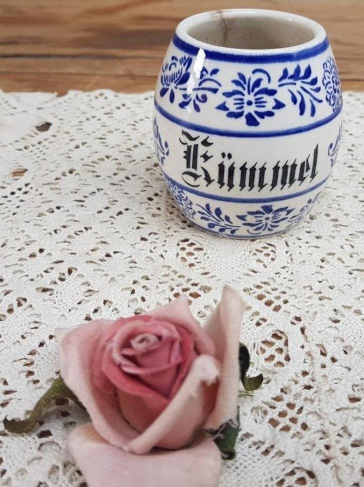Oud Kummel ( karwijzaad) potje met blauwe bloemen, Ophalen of Verzenden