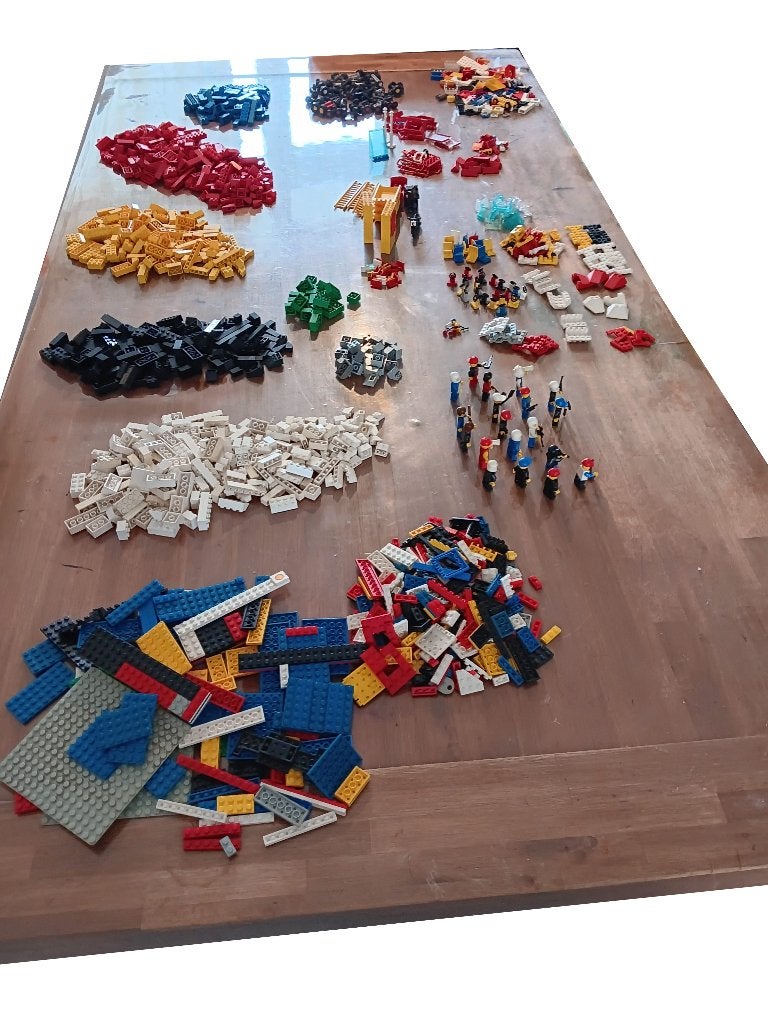 LEGO bulk (ongeveer) 3 kg + 19 minifigures – gesorteerd, Ophalen, Inclusief minifiguren, Lego, Zo goed als nieuw