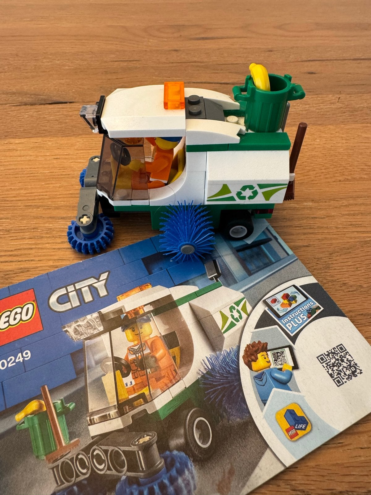 Lego City 60249 Veegmachine - Compleet met instructies, Lego, Ophalen of Verzenden, Compleet, Complete set