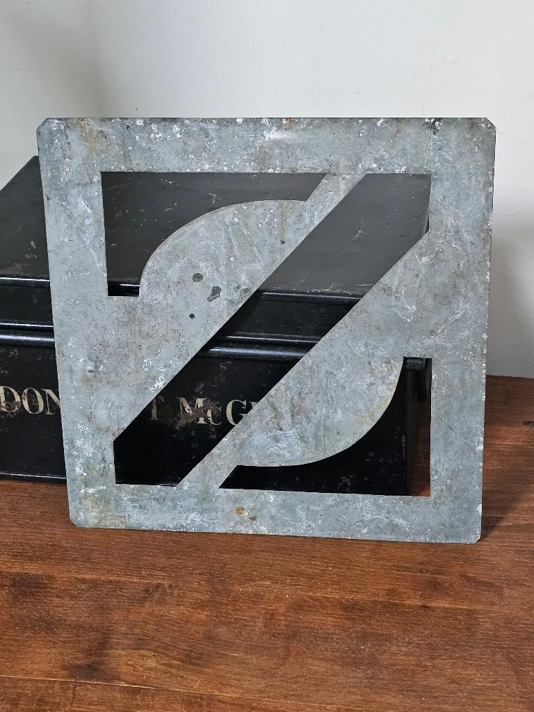 Groot oud zinken lettersjabloon alfabet LETTER 'Z' 26X26cm, Antiek en Kunst, Ophalen of Verzenden