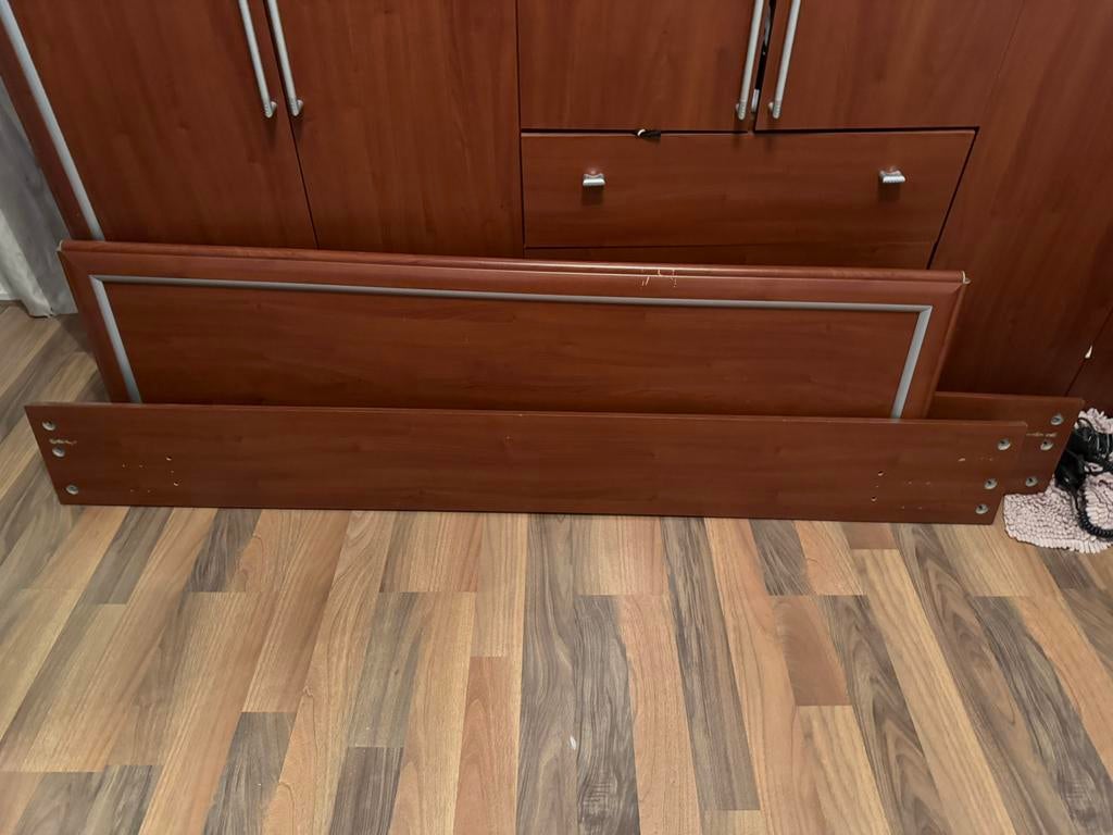 2 persoons bed werkt nog prima! 2 nachtkasjes erbij, Ophalen, Gebruikt, Tweepersoons, 180 cm