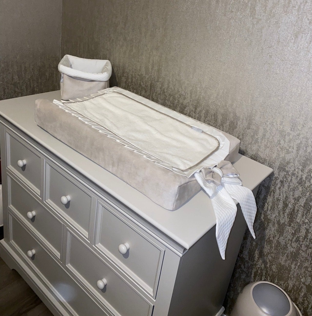 Kidsmill Chateau Oatmeal Babykamer poppedol royal baby, Ophalen, Zo goed als nieuw, Jongetje of Meisje