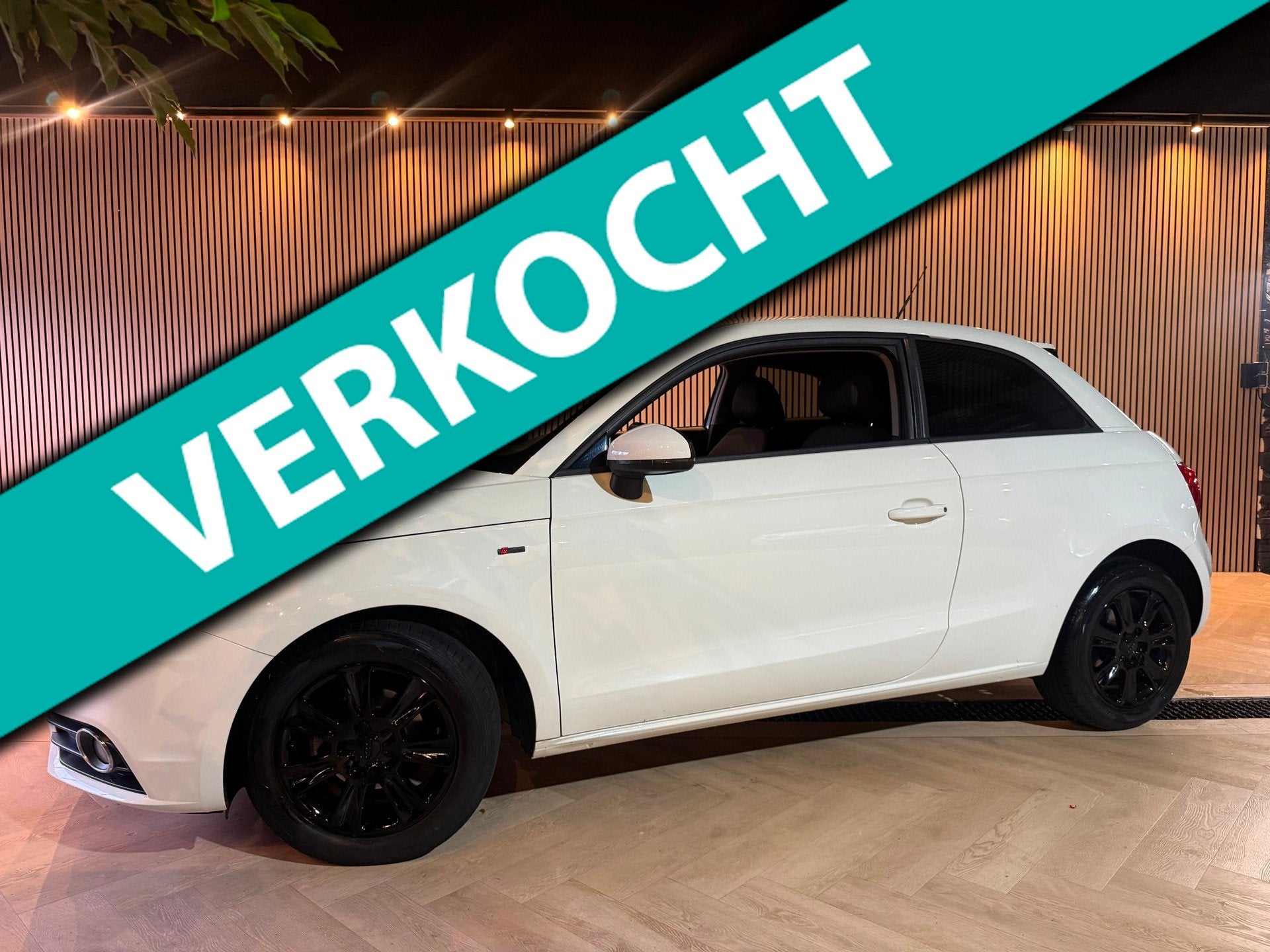 Audi A1 1.2 TFSI S-Line | Navi | Bluetooth | PDC, Voorwielaandrijving, Zwart, 4 cilinders, 4 stoelen