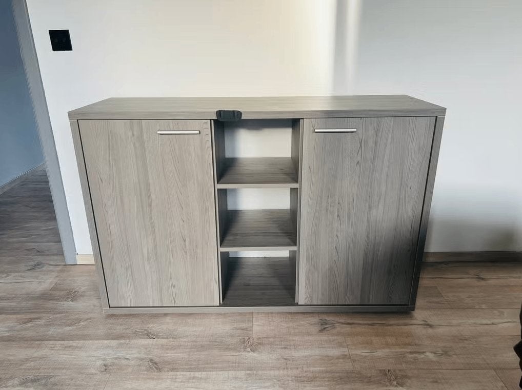 Moderne grijze dressoir/opbergkast met deurtjes en vakken, Huis en Inrichting, Kasten | Boekenkasten, Ophalen, Met deur(en), 100 tot 150 cm