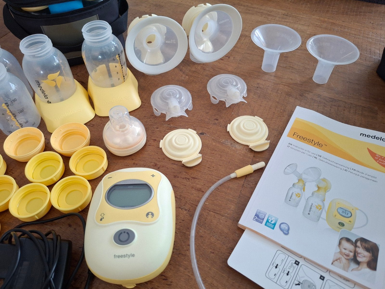 Medela Freestyle kolfapparaat met accessoires, Ophalen of Verzenden, Gebruikt