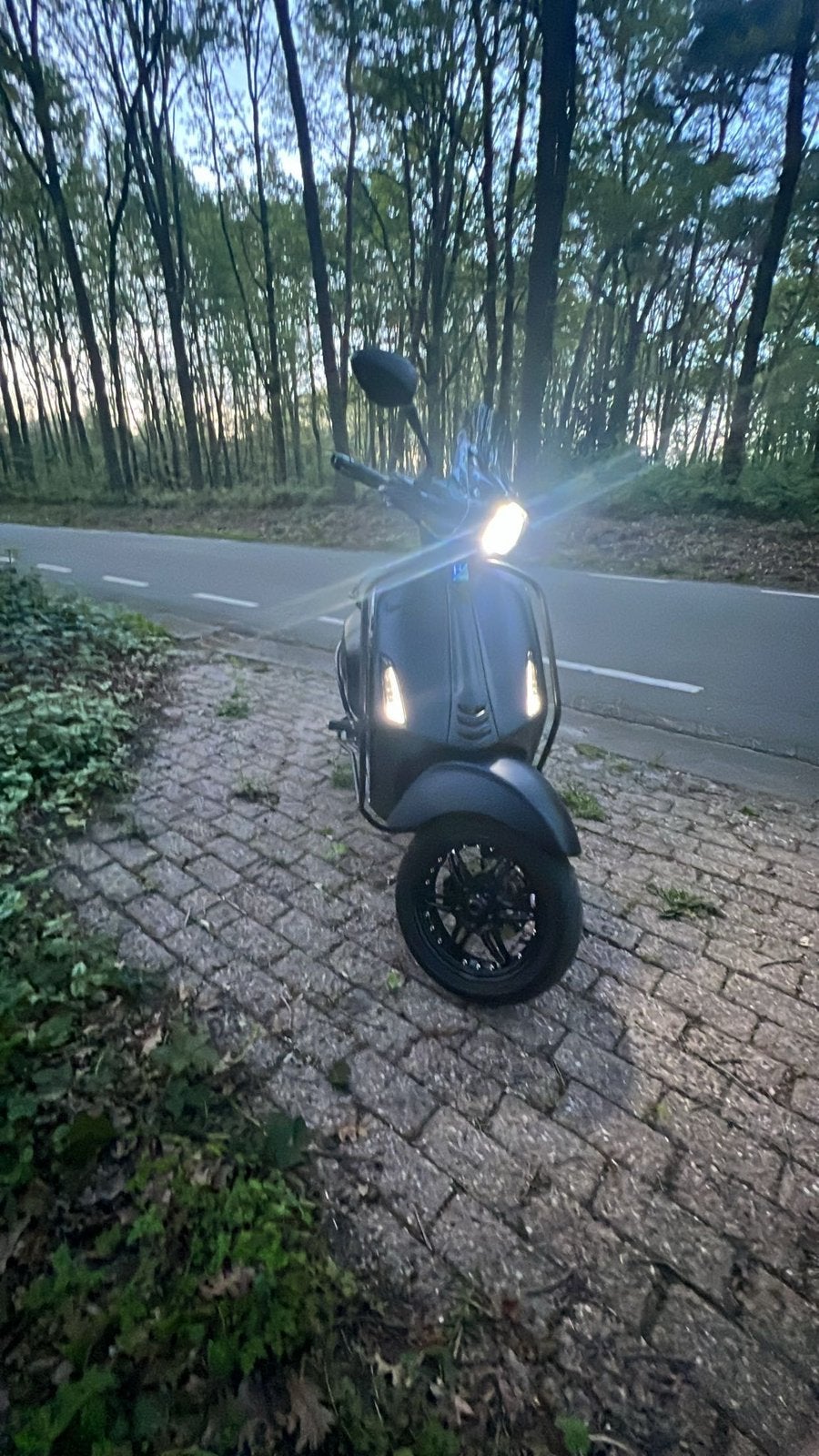 Vespa sprint 80cc, Fietsen en Brommers, Ophalen, Zo goed als nieuw, Benzine