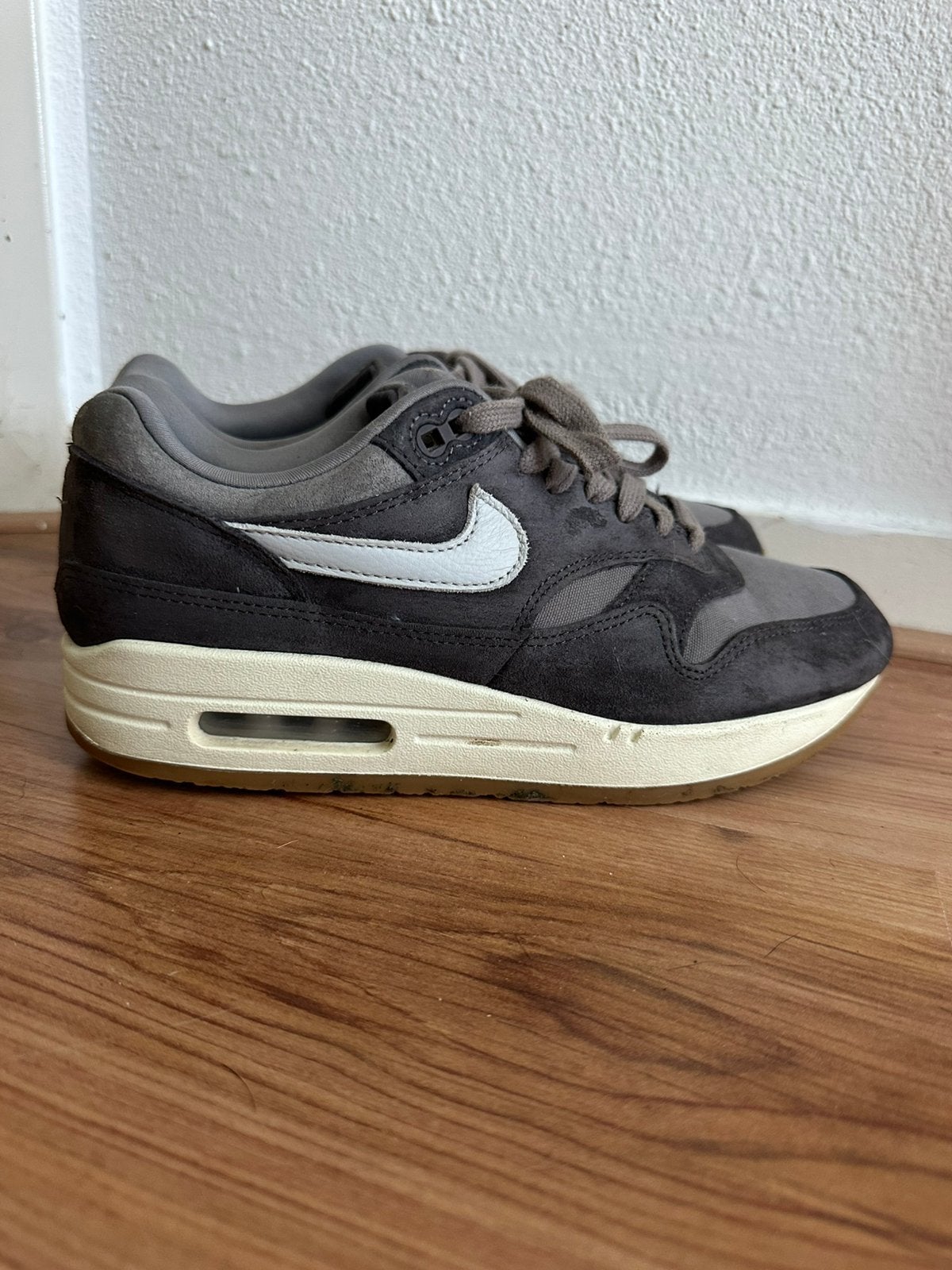 Nike air max 1 crepe soft grey, Ophalen of Verzenden, Zo goed als nieuw, Overige kleuren