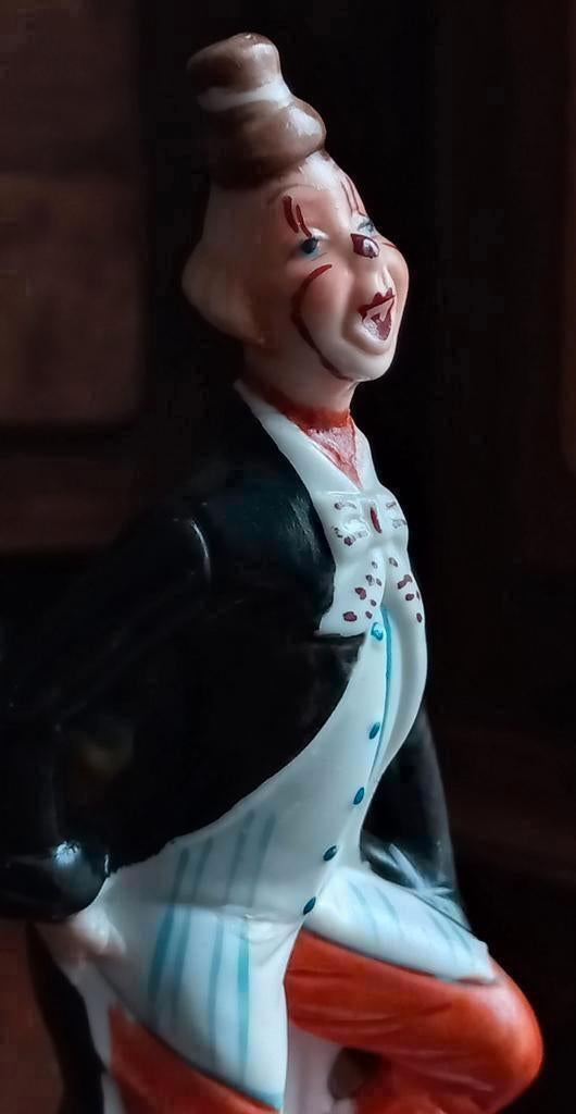 Vintage Mann Bisque Clown Suit Up Porselein Beeldje . Nr 1, Ophalen of Verzenden