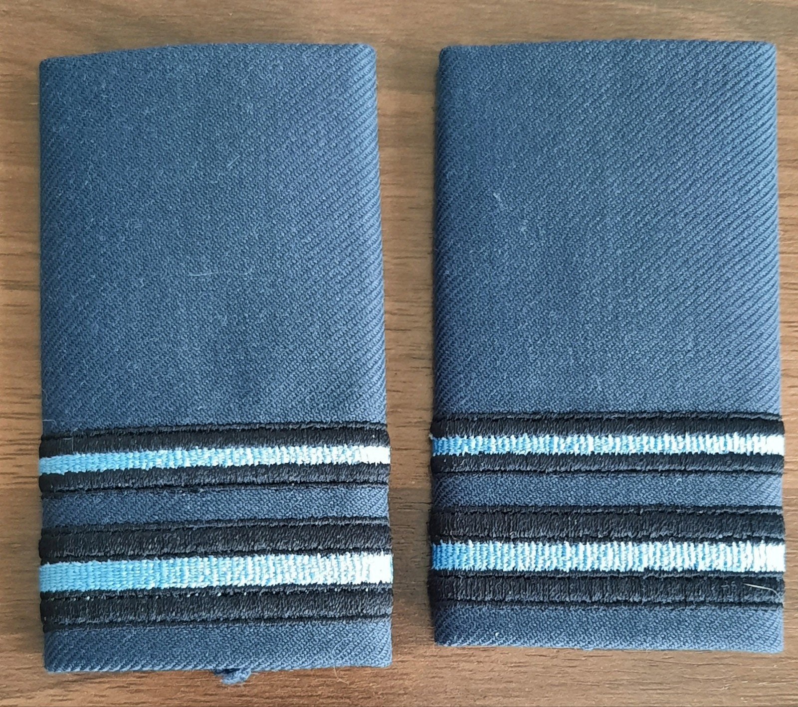 KLu ROT eerste luitenant (DT), Verzenden, Luchtmacht, Nederland, Embleem of Badge