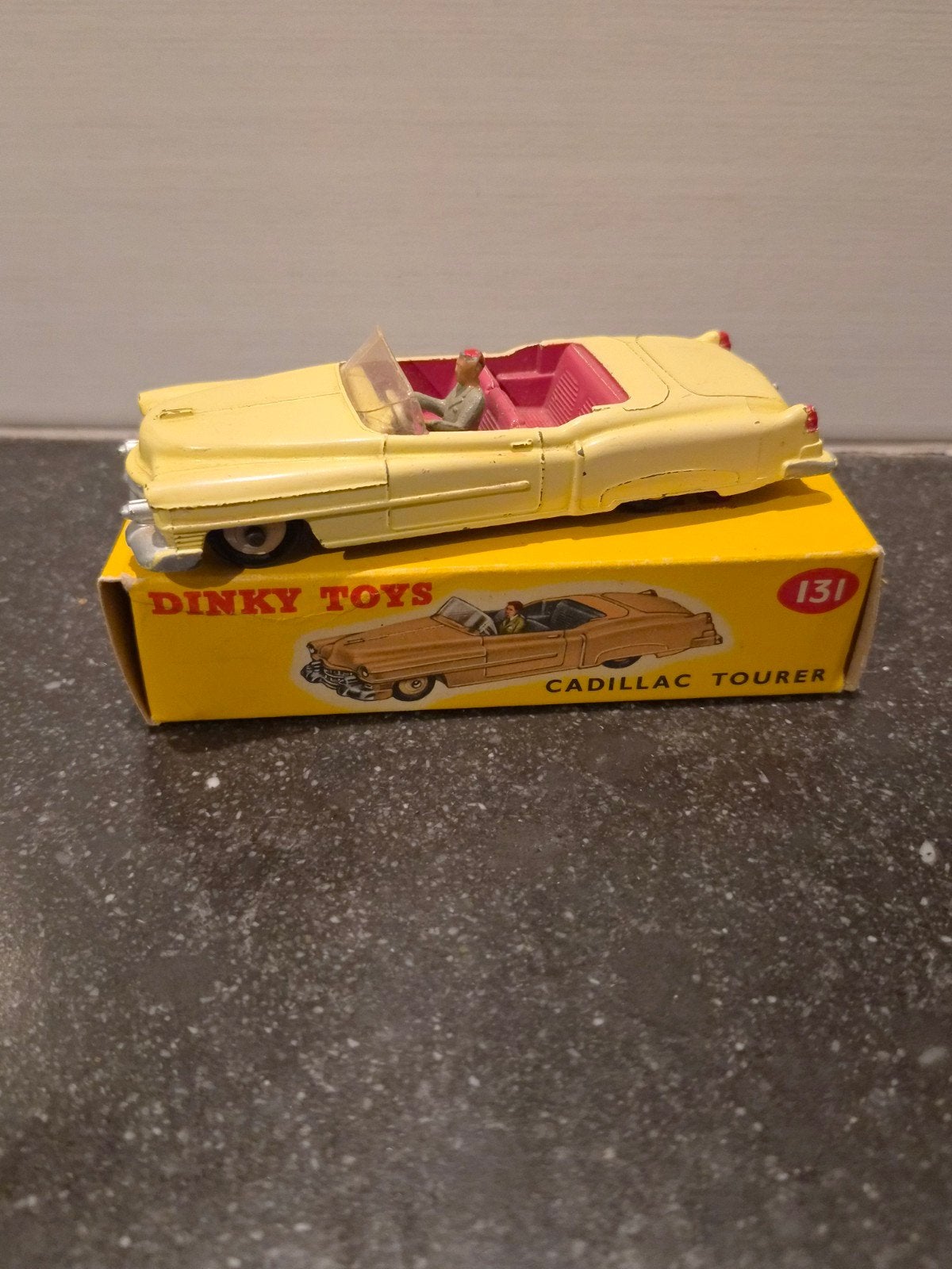 Dinky Toys 131 Cadillac Tourer - Zo goed als nieuw, Ophalen of Verzenden, Zo goed als nieuw, Auto