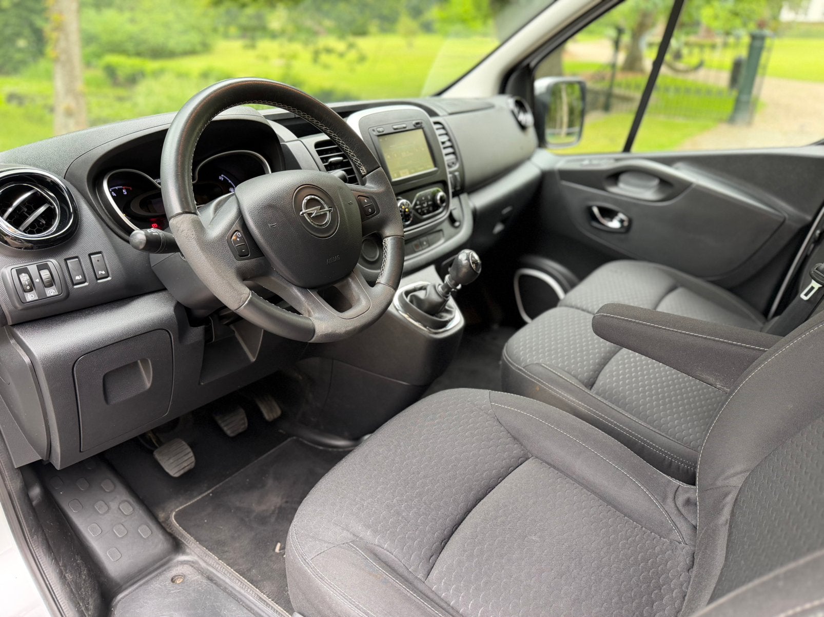 Opel Vivaro 1.6 D 88KW Sport 2015 Clima Cruise Navi Metal, Voorwielaandrijving, Euro 5, Zwart, 4 cilinders