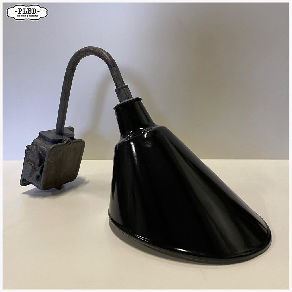 Grote wandlamp / buitenlamp met geëmailleerde kap, Ophalen, Zo goed als nieuw, Nb, Nb