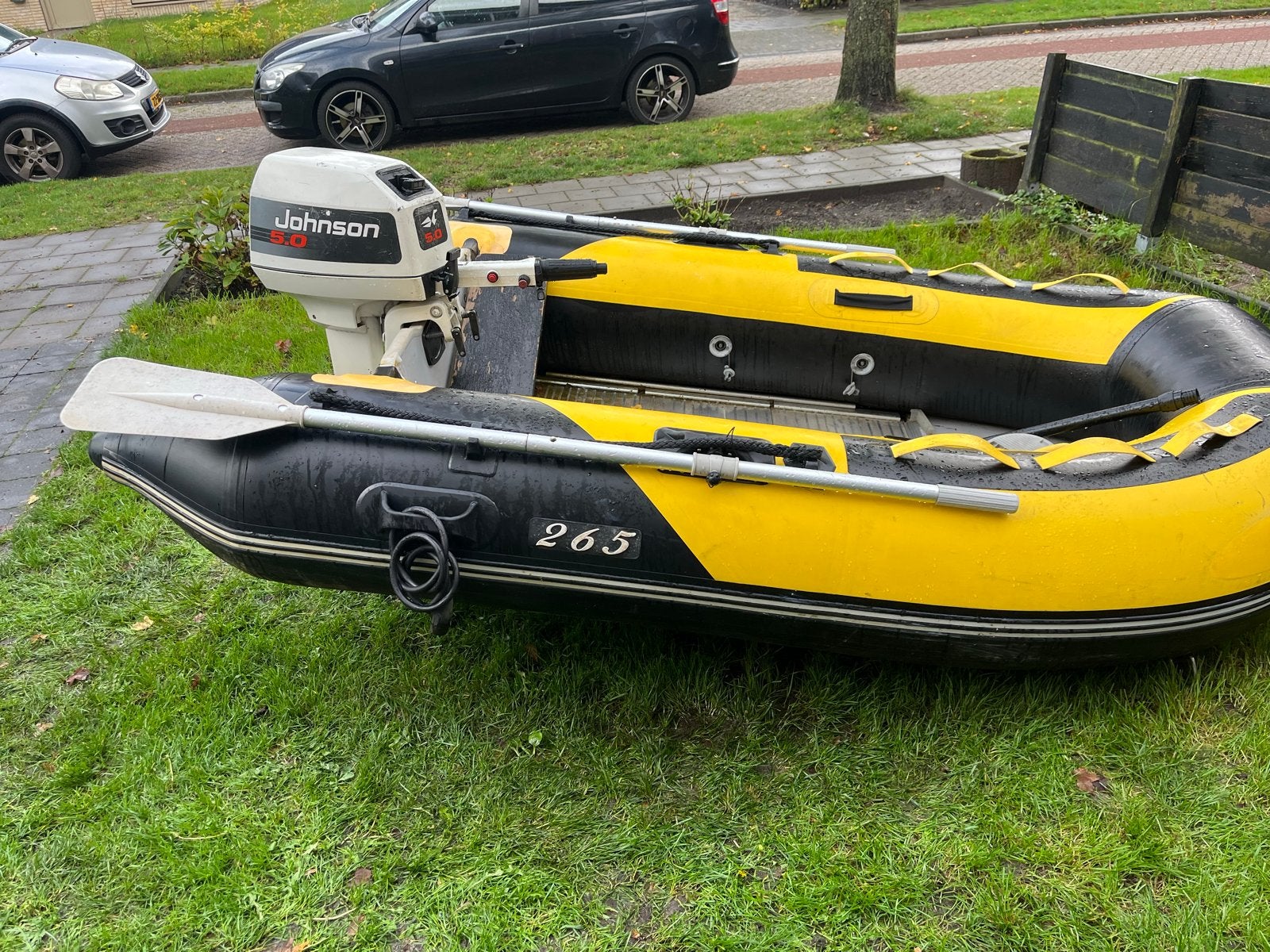 Rubberboot 2,65m met Johnson 5.0 buitenboordmotor 2takt, Ophalen of Verzenden, Gebruikt