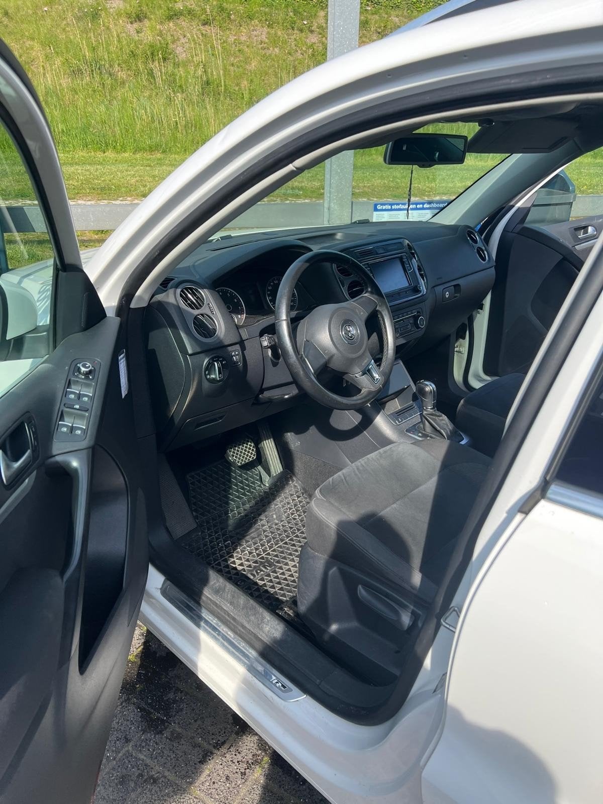 Foto 14 van Volkswagen Tiguan R-Line 2.0 TSI 155KW/210PK 4M 7-DSG 2012 W