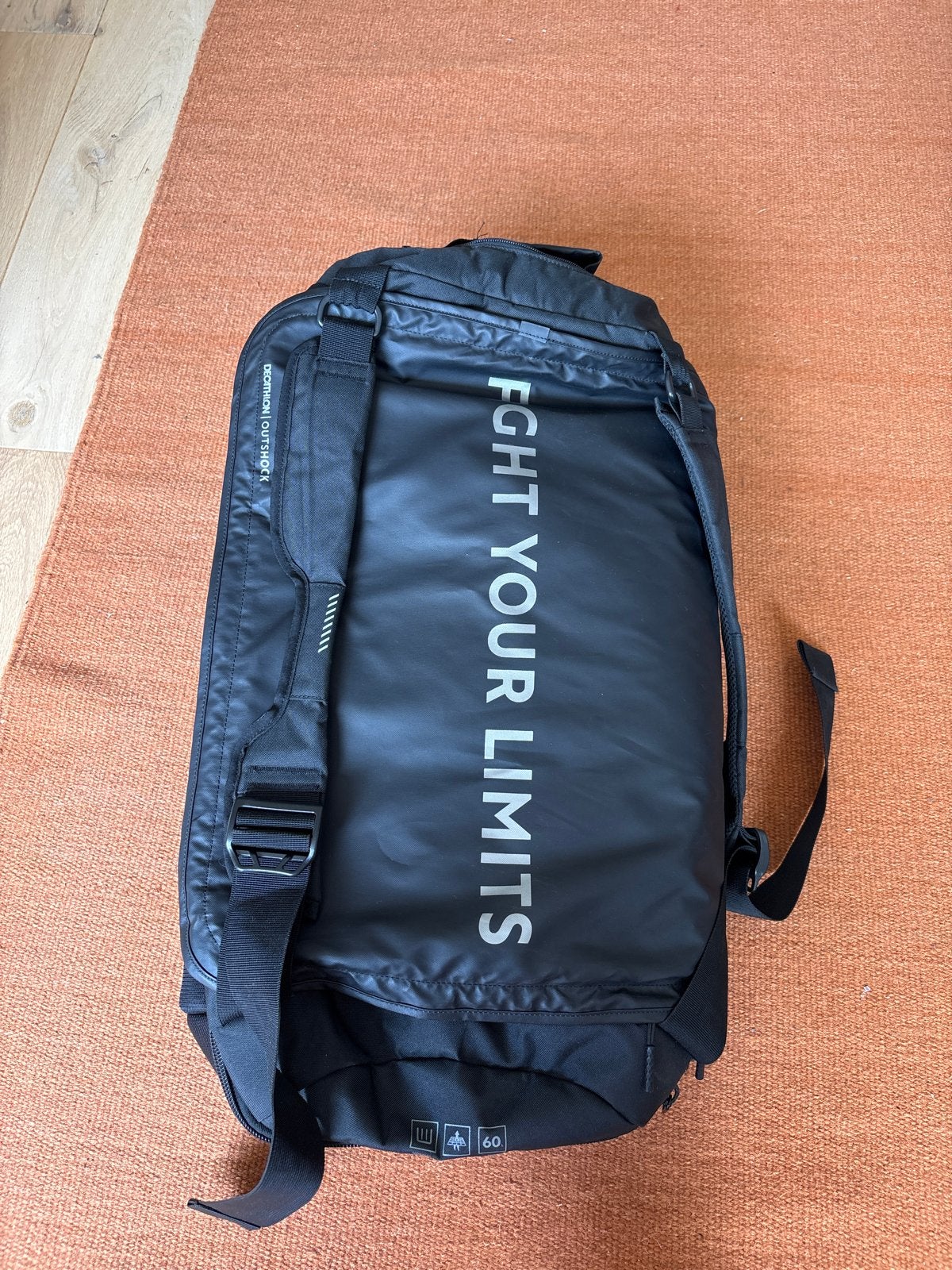 Decathlon Outshock sporttas / box tas, Overige merken, 40 cm of meer, Ophalen of Verzenden, Zo goed als nieuw