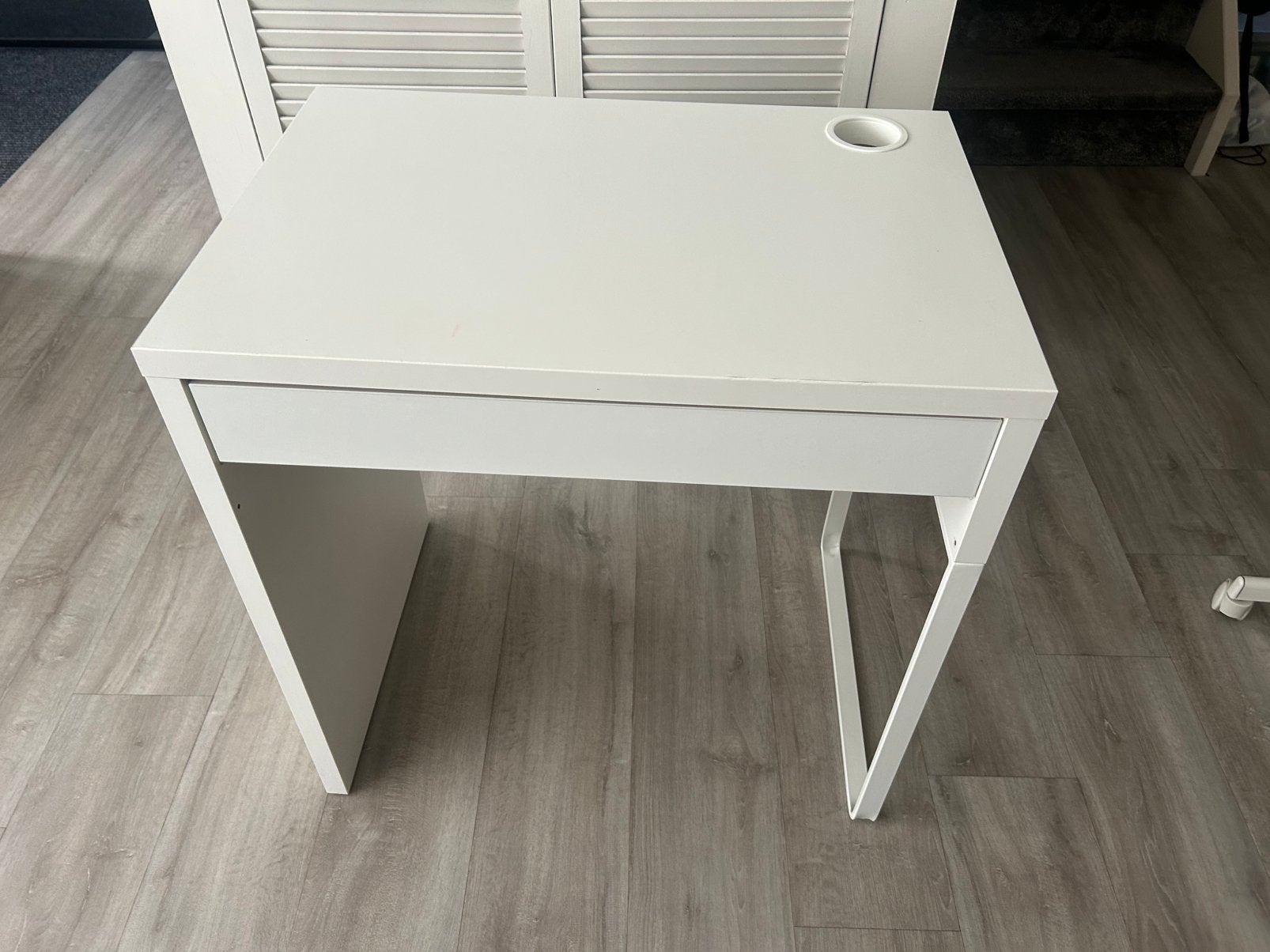 Bureau micke met stoel van ikea, Ophalen of Verzenden, Zo goed als nieuw