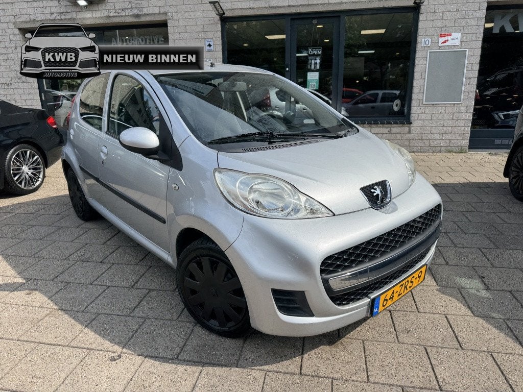 Peugeot 107 1.0-12V 5Drs Airco Nieuwe apk Keurig onderhouden, Euro 5, Gebruikt, Metallic lak, 4 stoelen