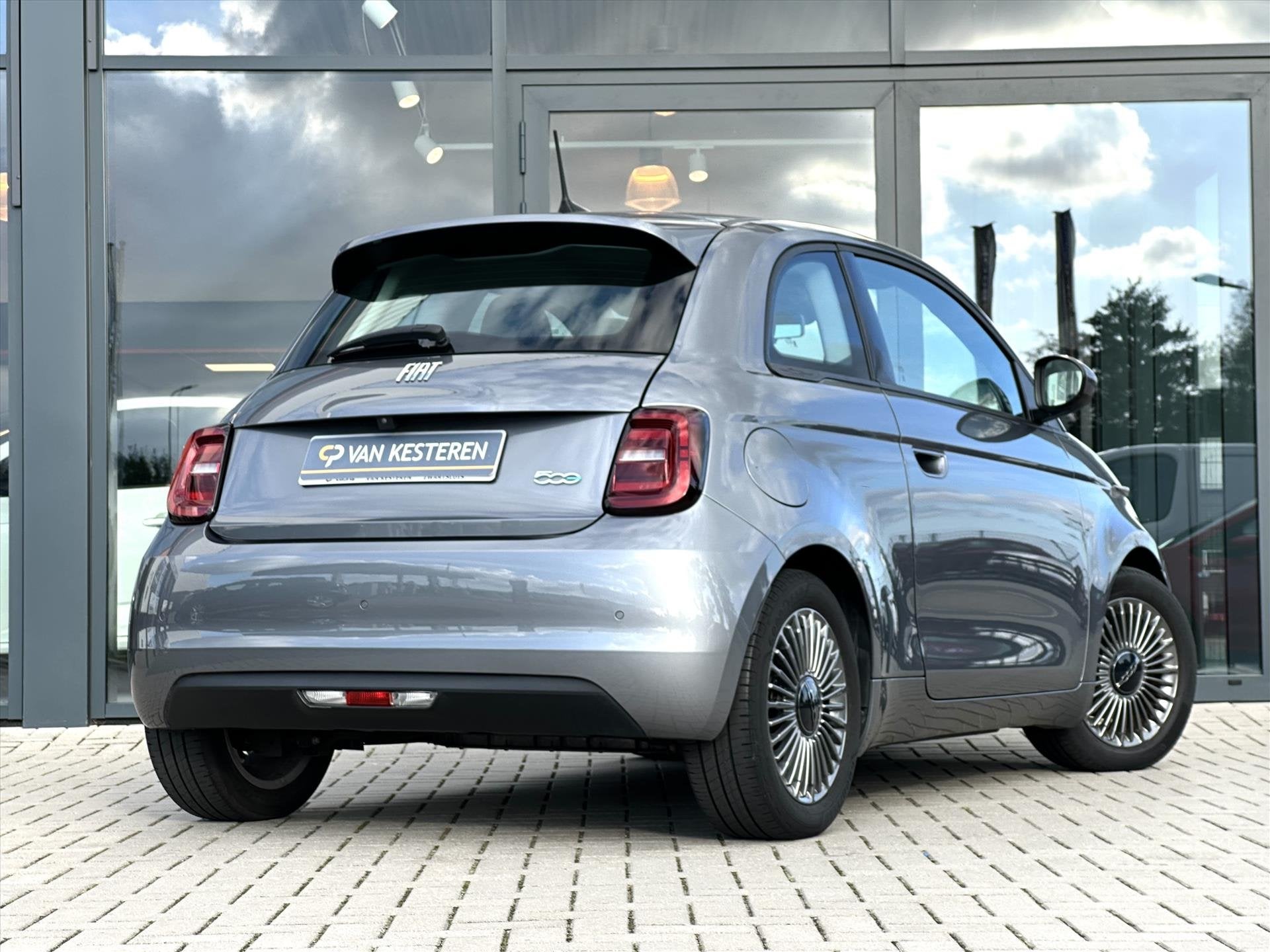 Fiat 500 E 42kWh 118pk Icon 42kWh | CAM | SOH:92,6% | Stoelv, Automaat, Stof, Gebruikt, 4 stoelen