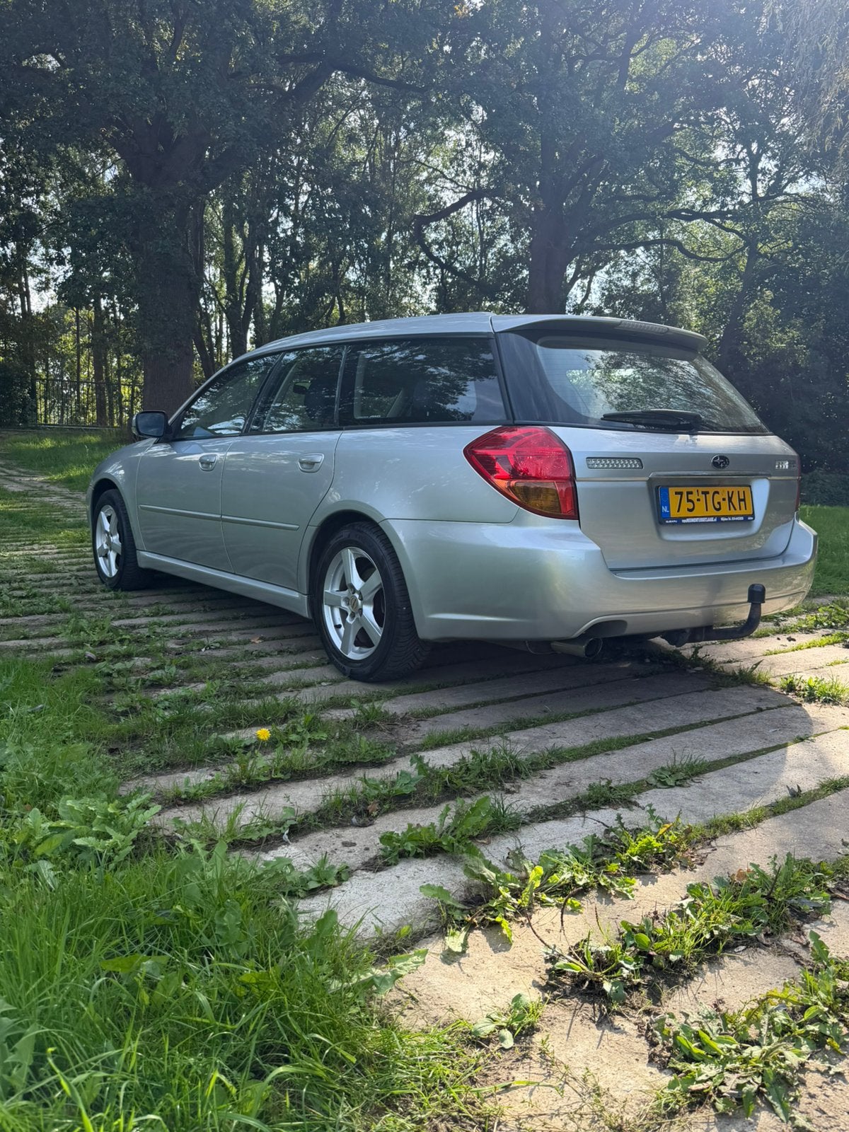 Subaru Legacy 2.0 TW AWD 2004 Grijs, Auto's, 137 pk, 4 cilinders, Handgeschakeld, Vierwielaandrijving