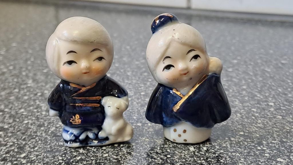 Set van twee vintage chinese beeldjes van een echtpaar., Verzamelen, Ophalen of Verzenden, Zo goed als nieuw, Mens