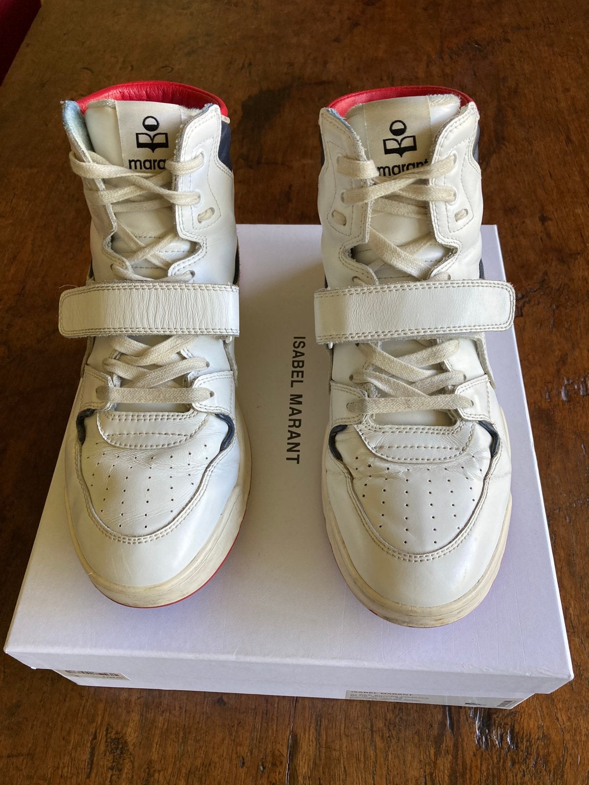 Isabel Marant Alsee sneaker, wit met rode en blauwe accenten, Wit, Ophalen of Verzenden, Sneakers of Gympen, Zo goed als nieuw