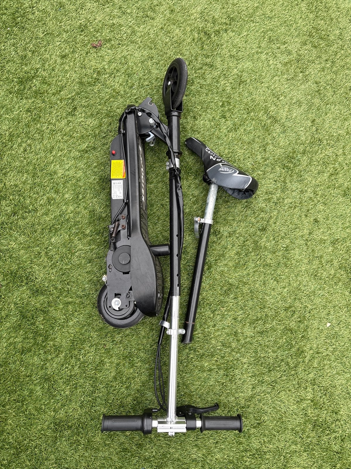 Elektrische step met zadel (zonder lader), Fietsen en Brommers, Ophalen of Verzenden, Gebruikt, Elektrische step (E-scooter)