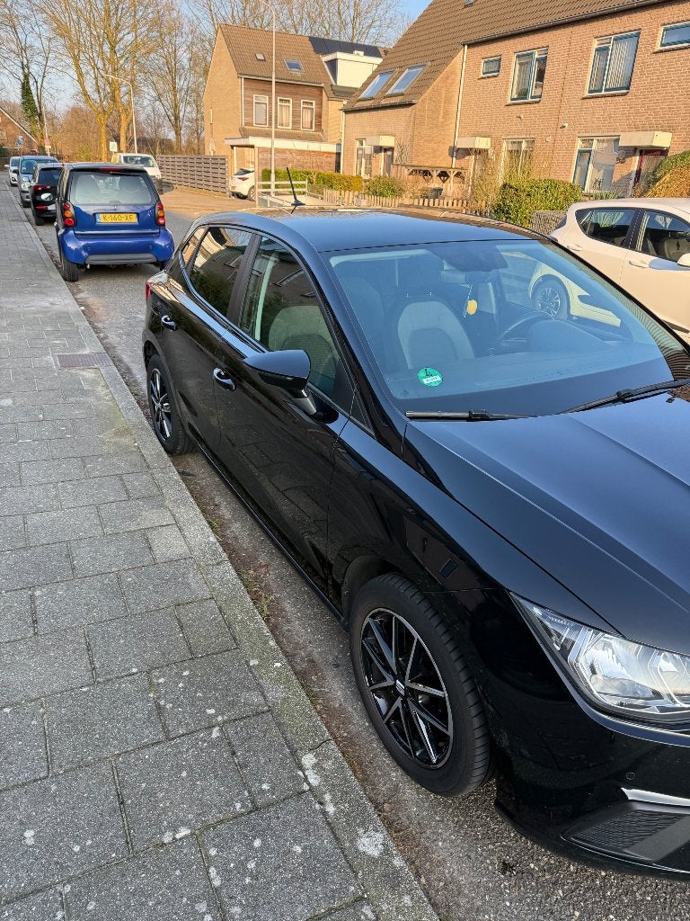 Seat Ibiza 1.0 Ecotsi 95pk 2019 Zwart, Voorwielaandrijving, 40 €/maand, Zwart, 95 pk