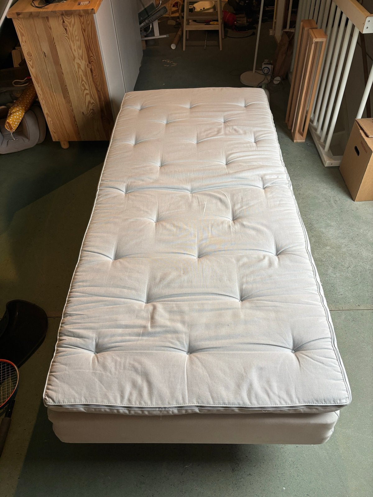 IKEA boxspring met topper matras, 90 cm, Eenpersoons, Ophalen of Verzenden, Zo goed als nieuw