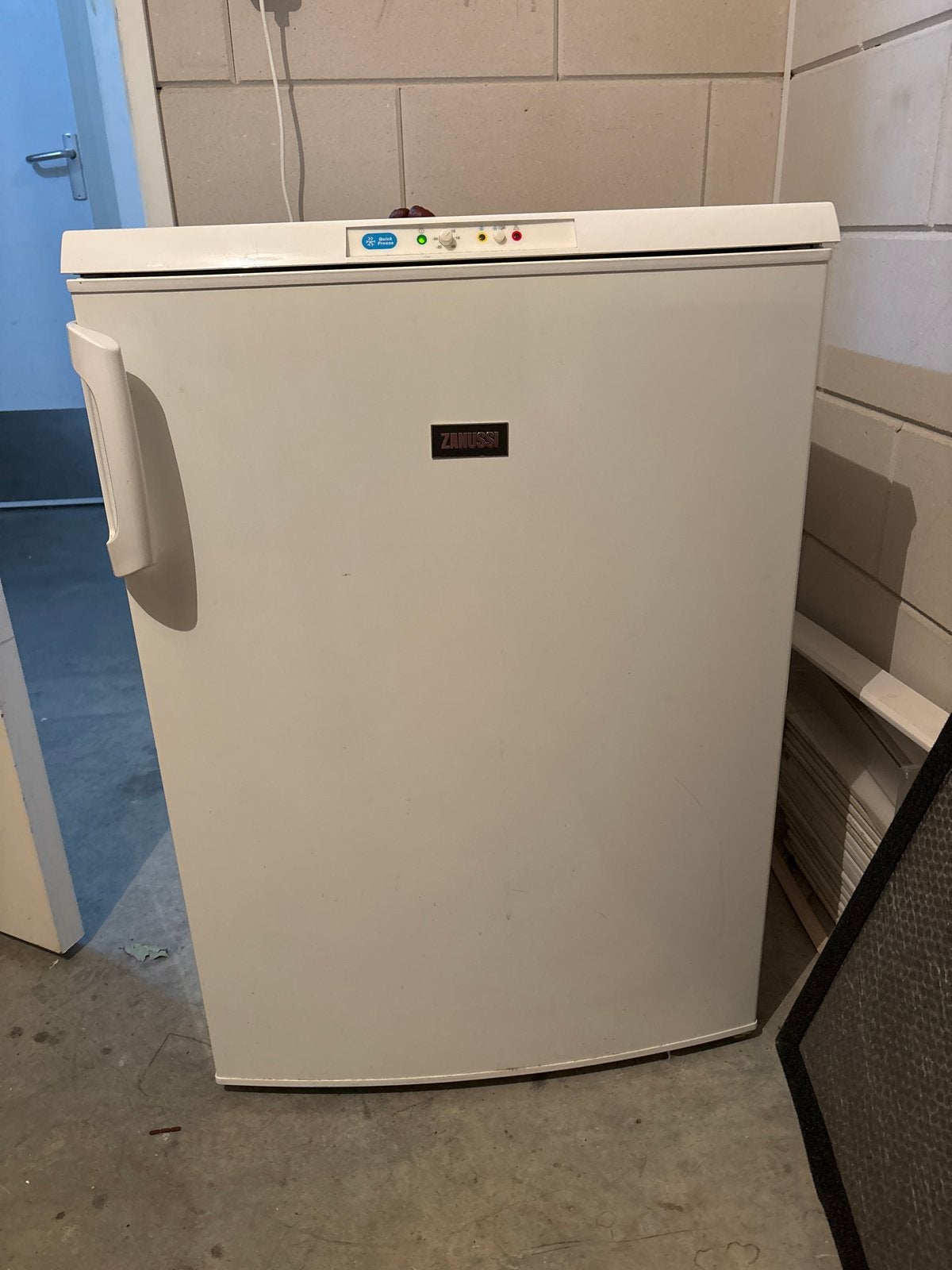Tafelmodel diepvries Zanussi met 3 lades, Witgoed en Apparatuur, Gebruikt, Minder dan 85 cm, Minder dan 60 cm, Vrijstaand