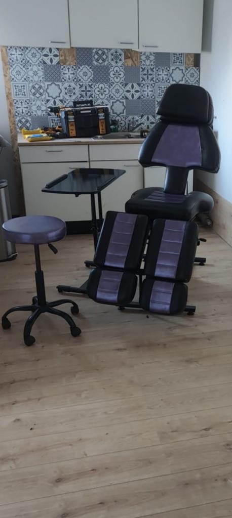 Twee Tattoo Stoelen met Bijpassende Krukken, Gebruikt, Twee, Zwart, Ophalen of Verzenden