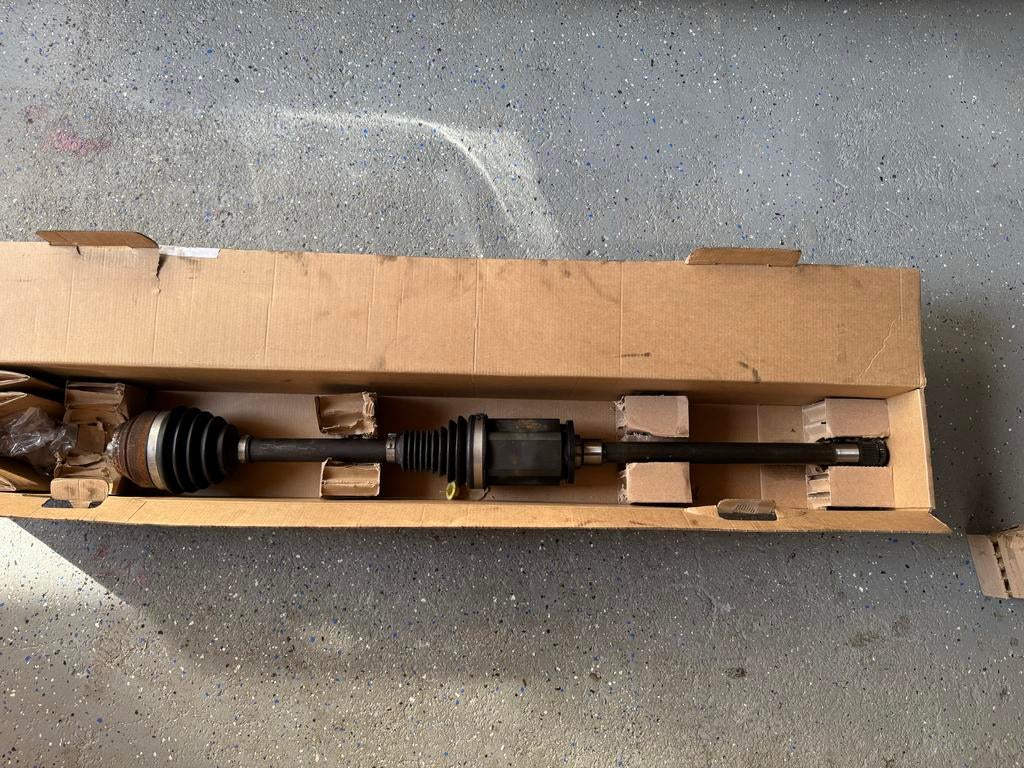 BMW 5 Serie G30 G31 Aandrijfas Rechts Voor - Z.G.A.N., Ophalen of Verzenden, Gebruikt, BMW