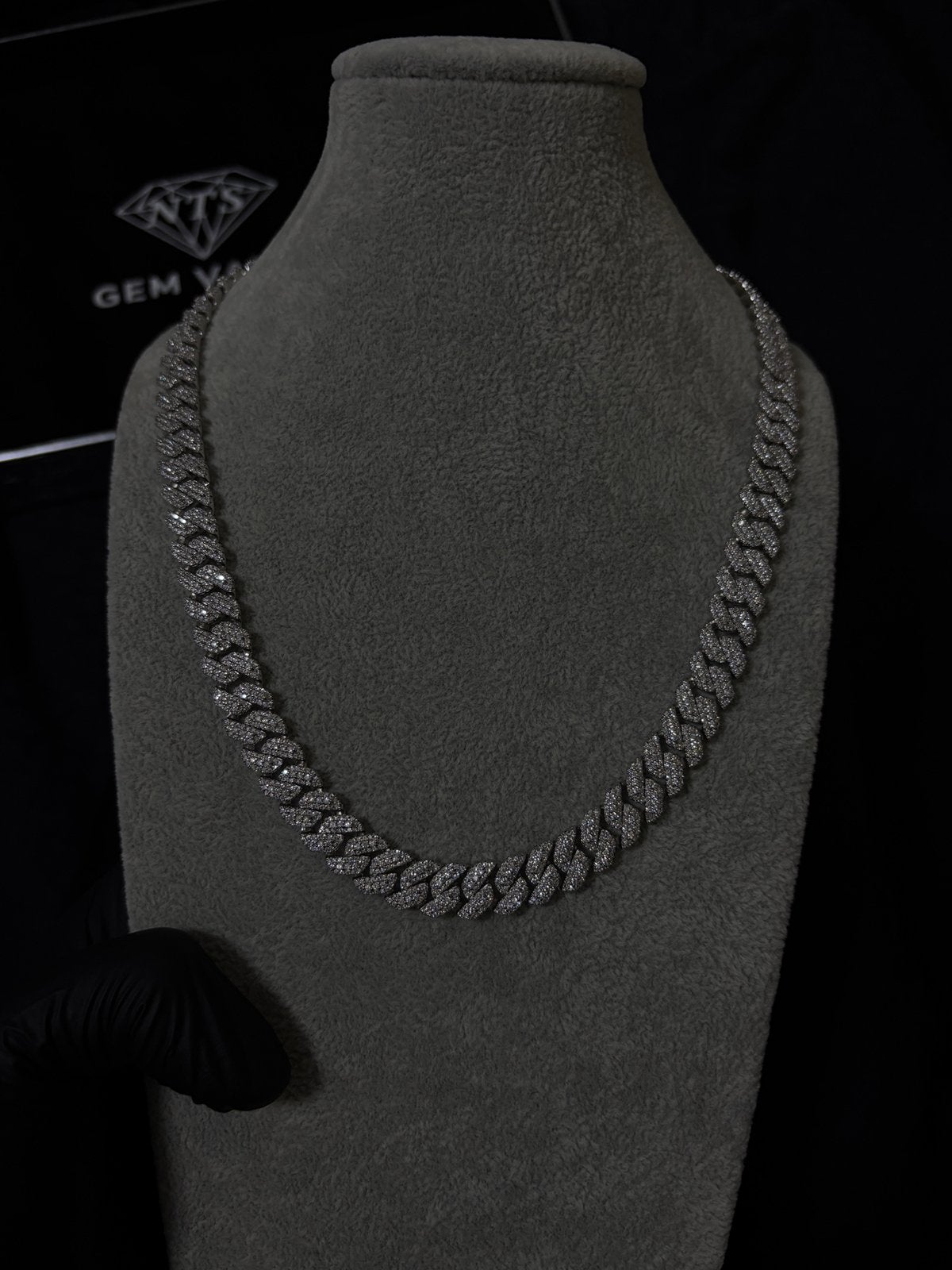 Raised pointer cuban chain 10 mm vvs moissanite 925 silver, Ophalen of Verzenden, Zo goed als nieuw, Met edelsteen, Zilver