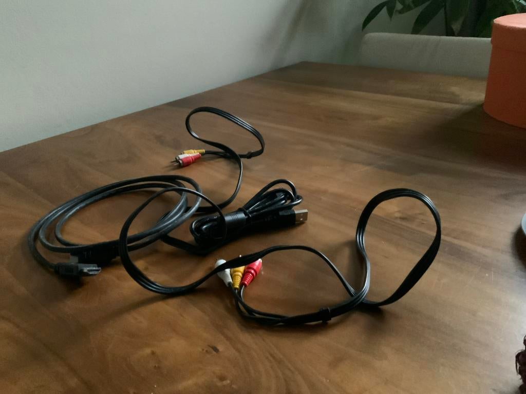 Diverse kabels (HDMI, RCA, USB) - Goede staat, Ophalen, Gebruikt, Minder dan 2 meter, Overige kabels