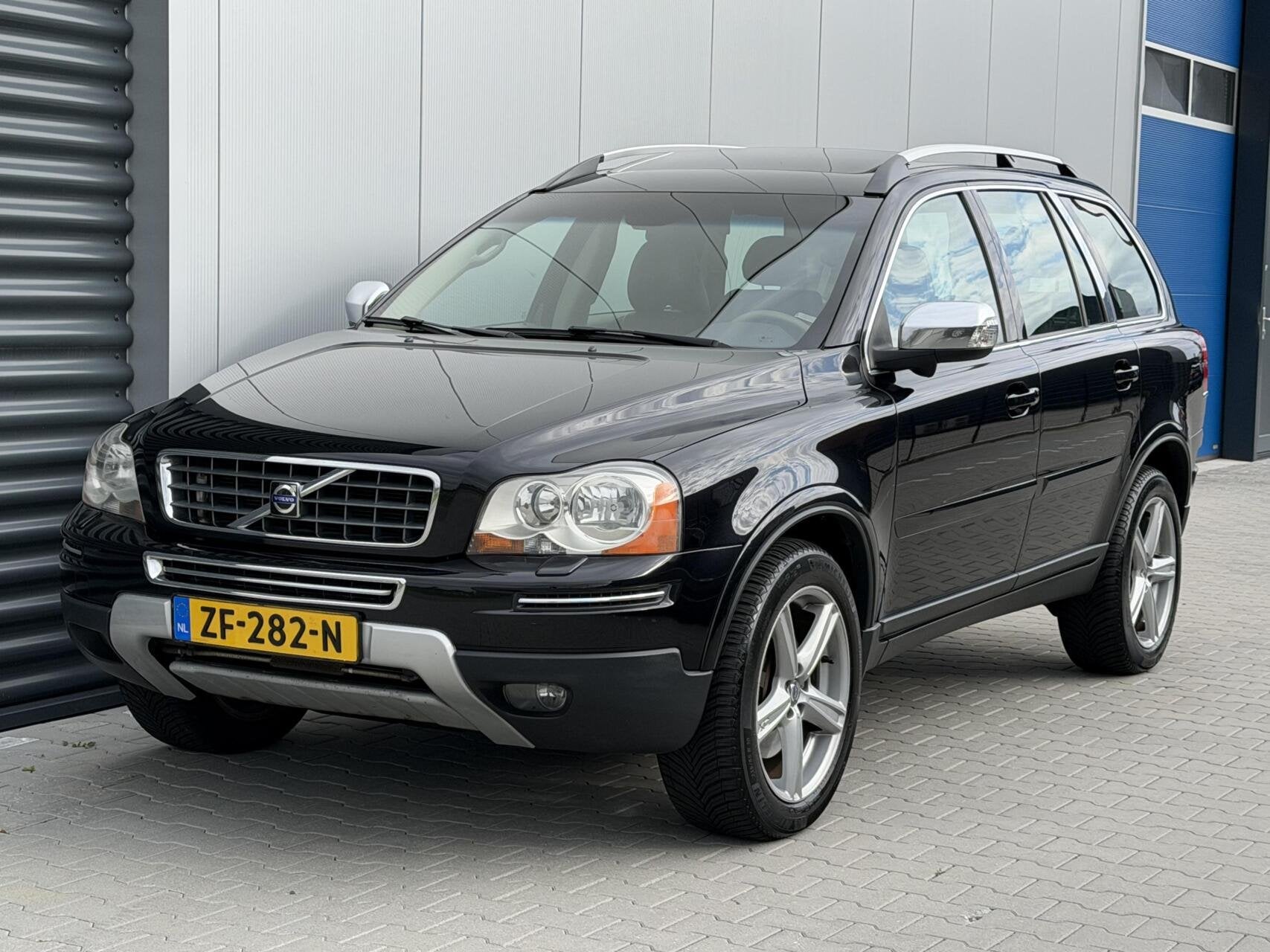 Volvo XC90 4.4 V8 Summum -Schuifdak - BLIS - Dyna audio - 7P, Gebruikt, 8 cilinders, 2077 kg, 138 €/maand