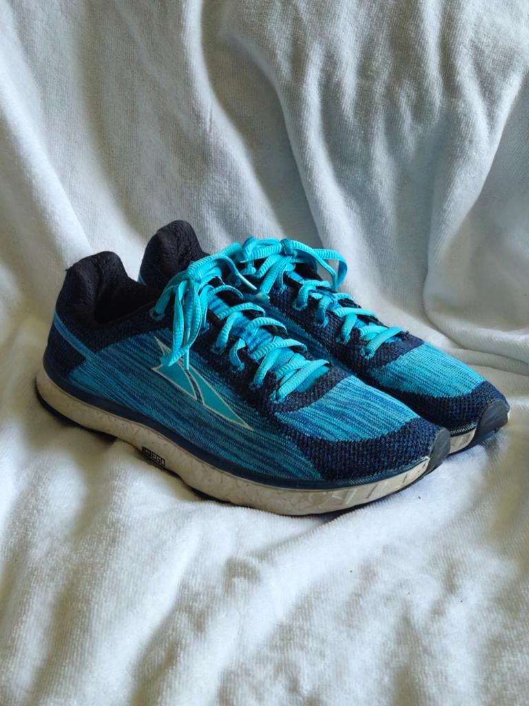 Altra Escalante hardloopschoenen 38 37 barefoot blauw, Kleding | Dames, Schoenen, Zo goed als nieuw, Sportschoenen, Blauw, Ophalen of Verzenden