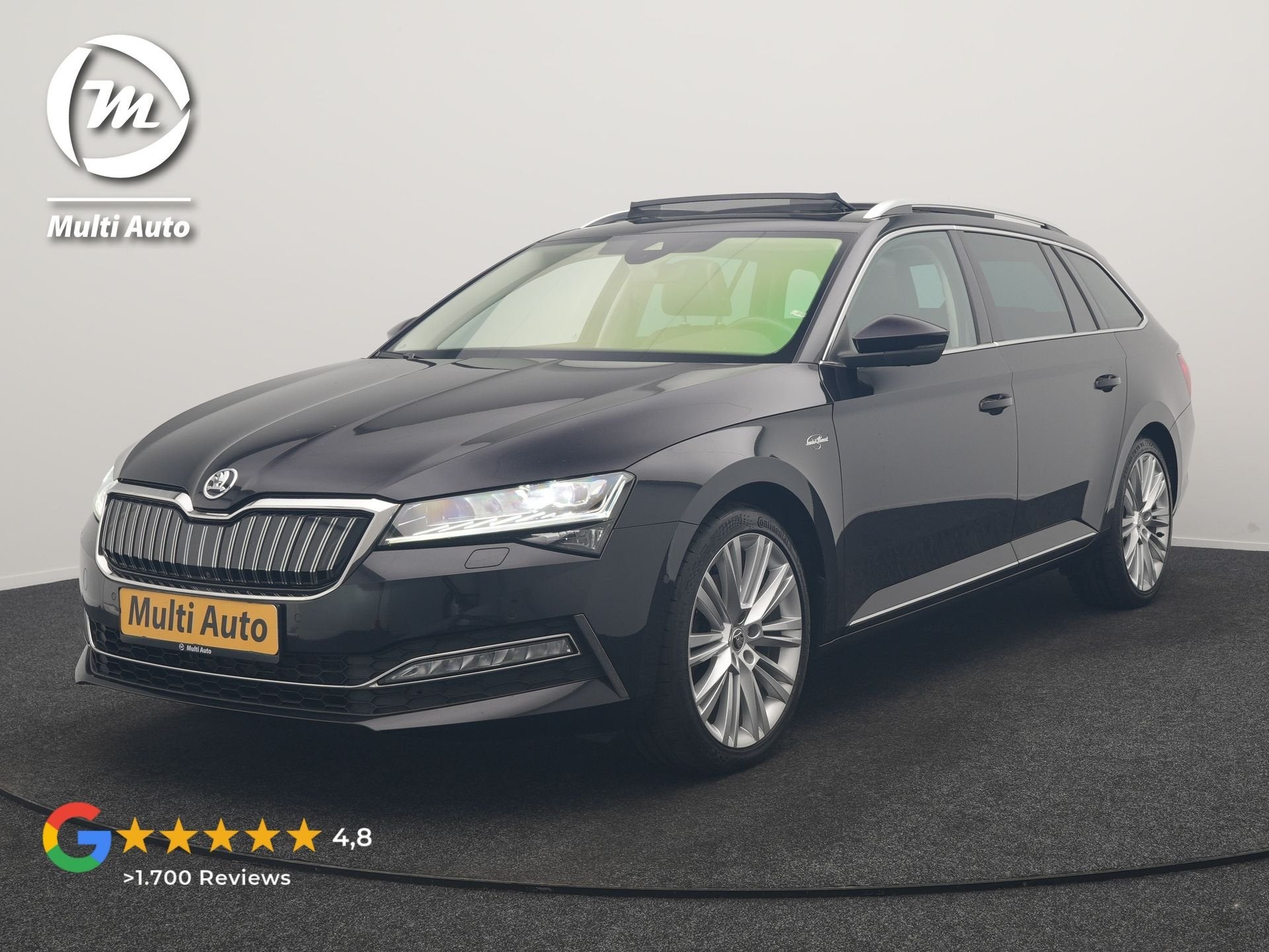 Skoda Superb Combi 1.4 TSI iV Laurin & Klement PHEV 218pk De, Auto's, 4 cilinders, Zwart, Hybride Elektrisch/Benzine, 750 kg
