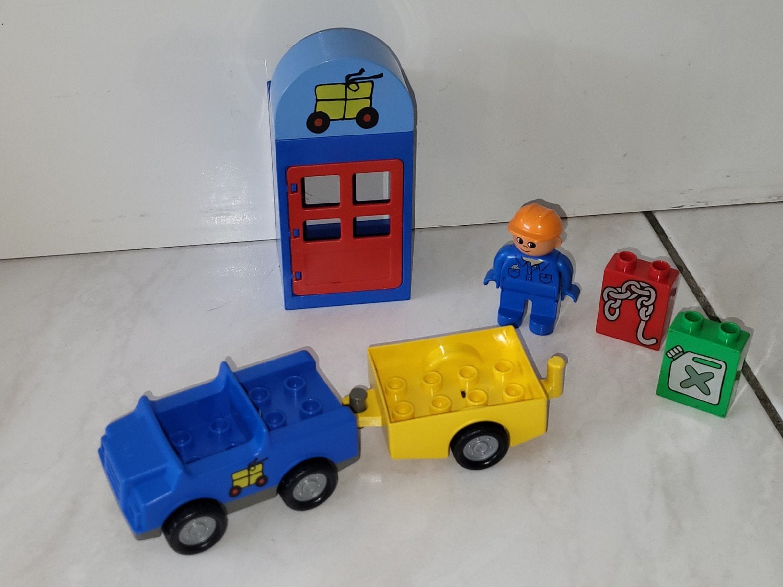 Duplo postbode set met auto en aanhanger, Gebruikt, Ophalen of Verzenden, Duplo, Duplo