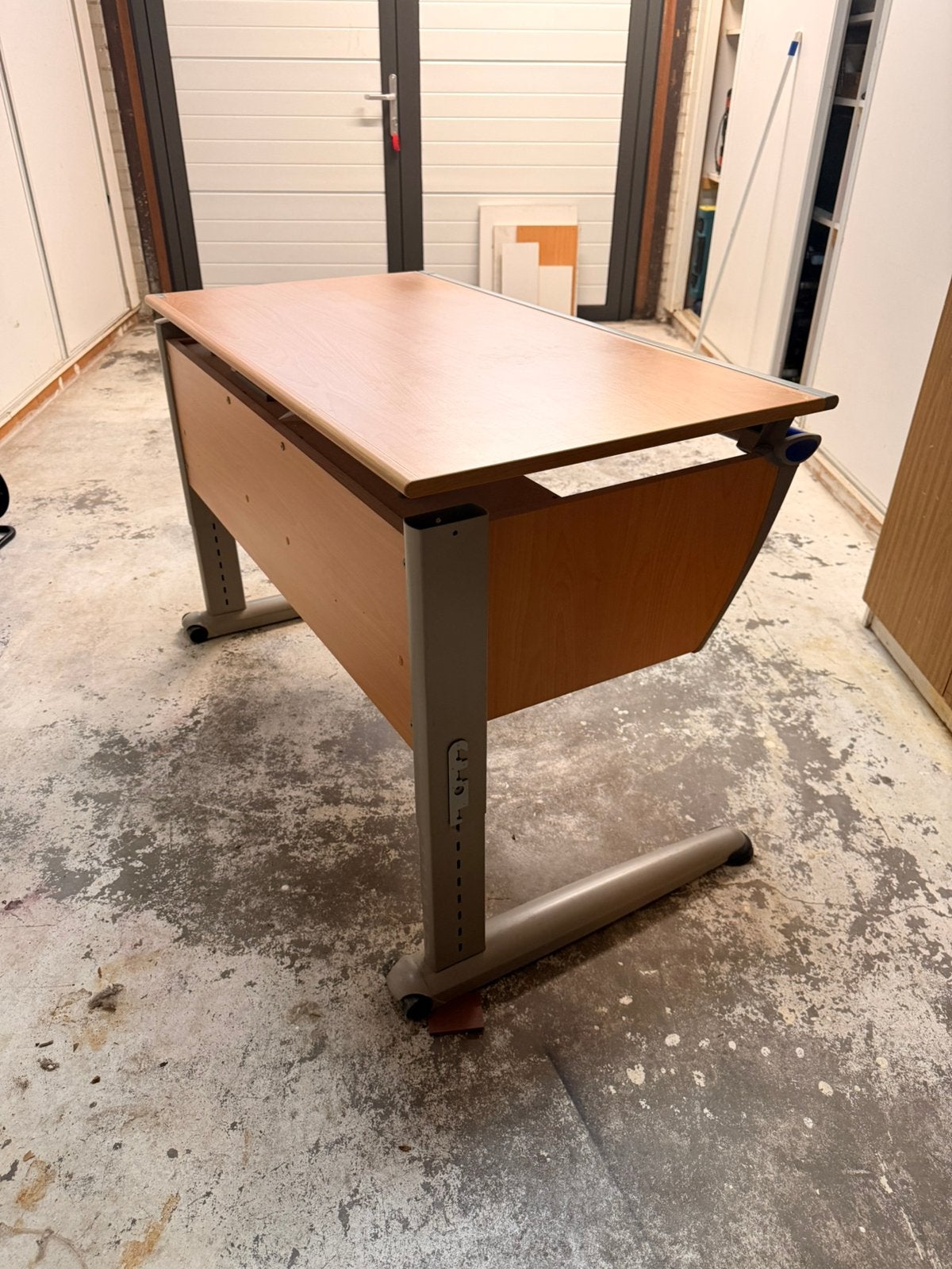 Moll Booster ergonomisch kinderbureau – kwaliteitsbureau, Ophalen, In hoogte verstelbaar, Gebruikt