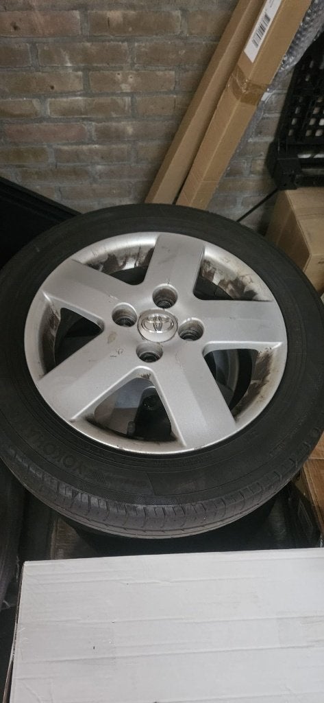 Complete set 4 Toyota Aygo velgen incl. banden, Auto-onderdelen, Banden en Velgen, Ophalen, 14 inch, Gebruikt, 155 mm